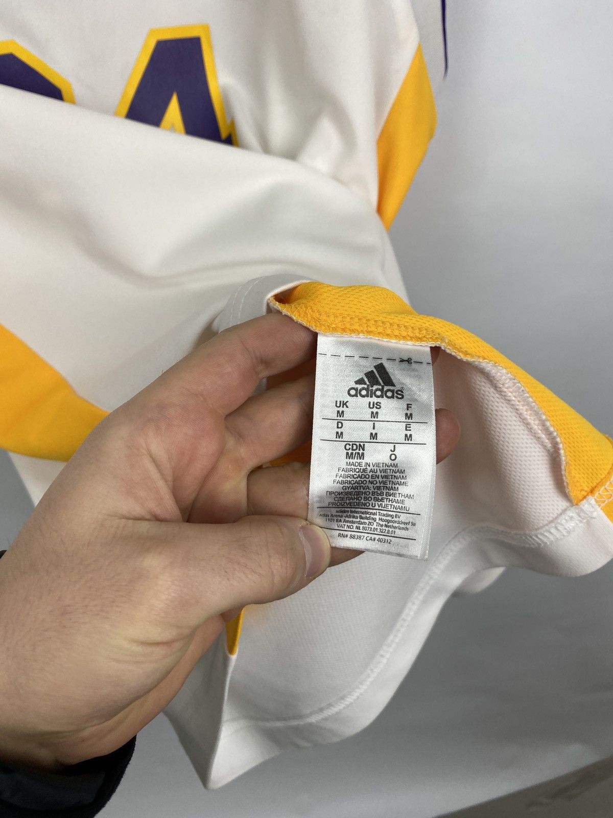 Adidas 🇺🇸 Vintage Kobe Bryant 24 Adidas L A Lakers 2014 Jersey Rare Size US M / EU 48-50 / 2 - 8 Thumbnail