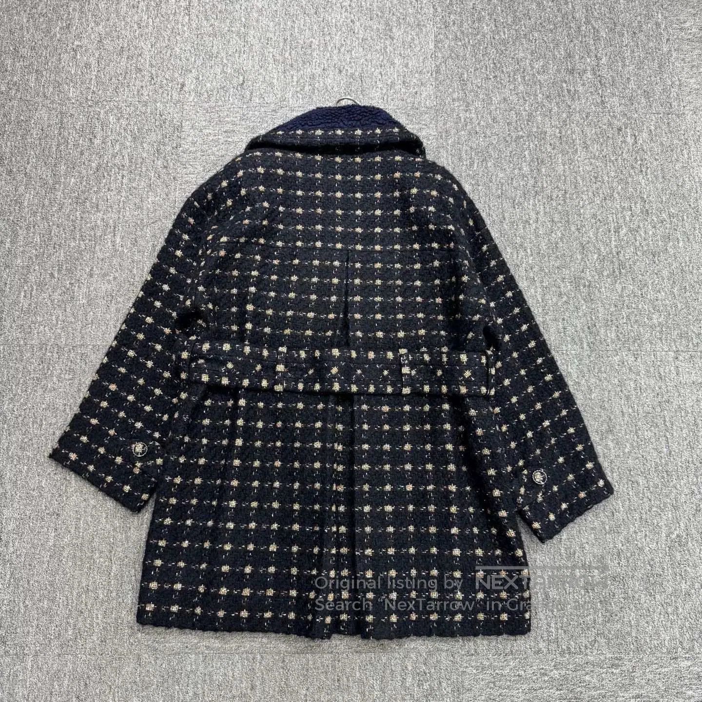 Chanel Chanel Black Gold Plaid Wool Coat. Size M / US 6-8 / IT 42-44 - 2 Thumbnail