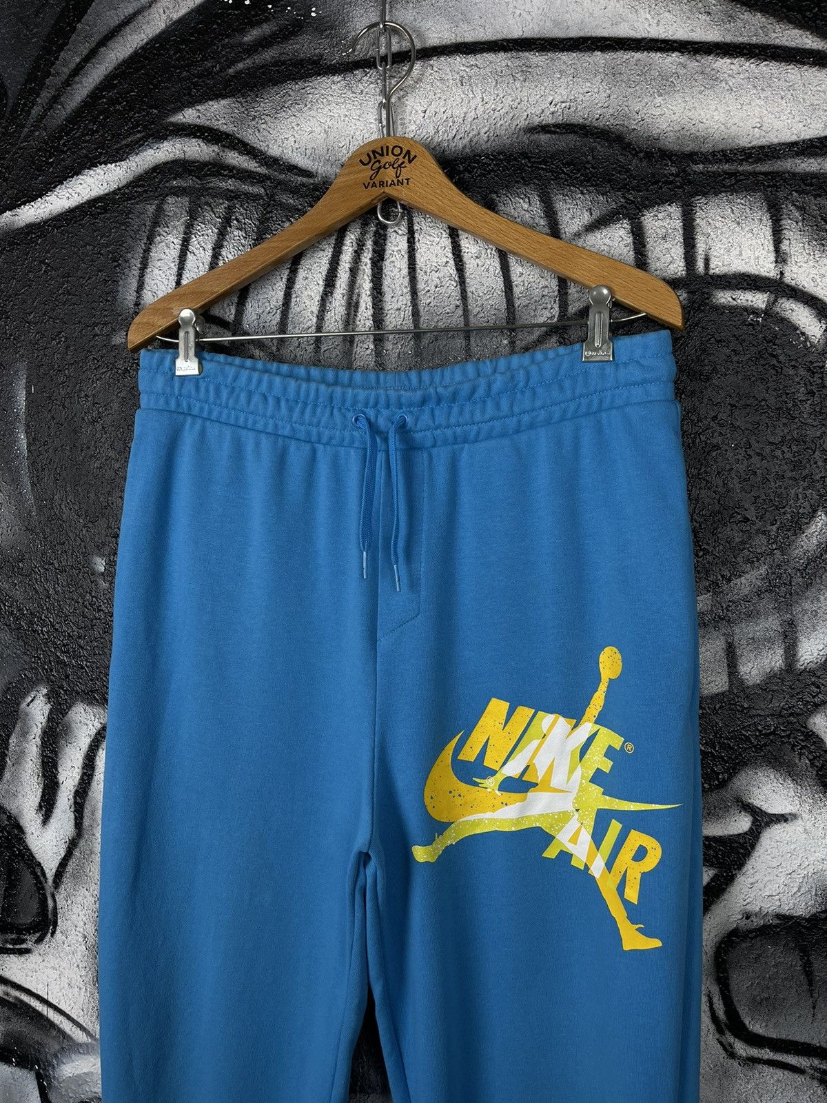 Jordan Brand Air Jordan Jumpman Men’s Joggers Size M Size US 32 / EU 48 - 4 Thumbnail