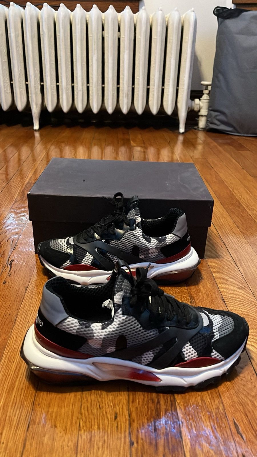 Valentino Garavani Bounce Sneakers