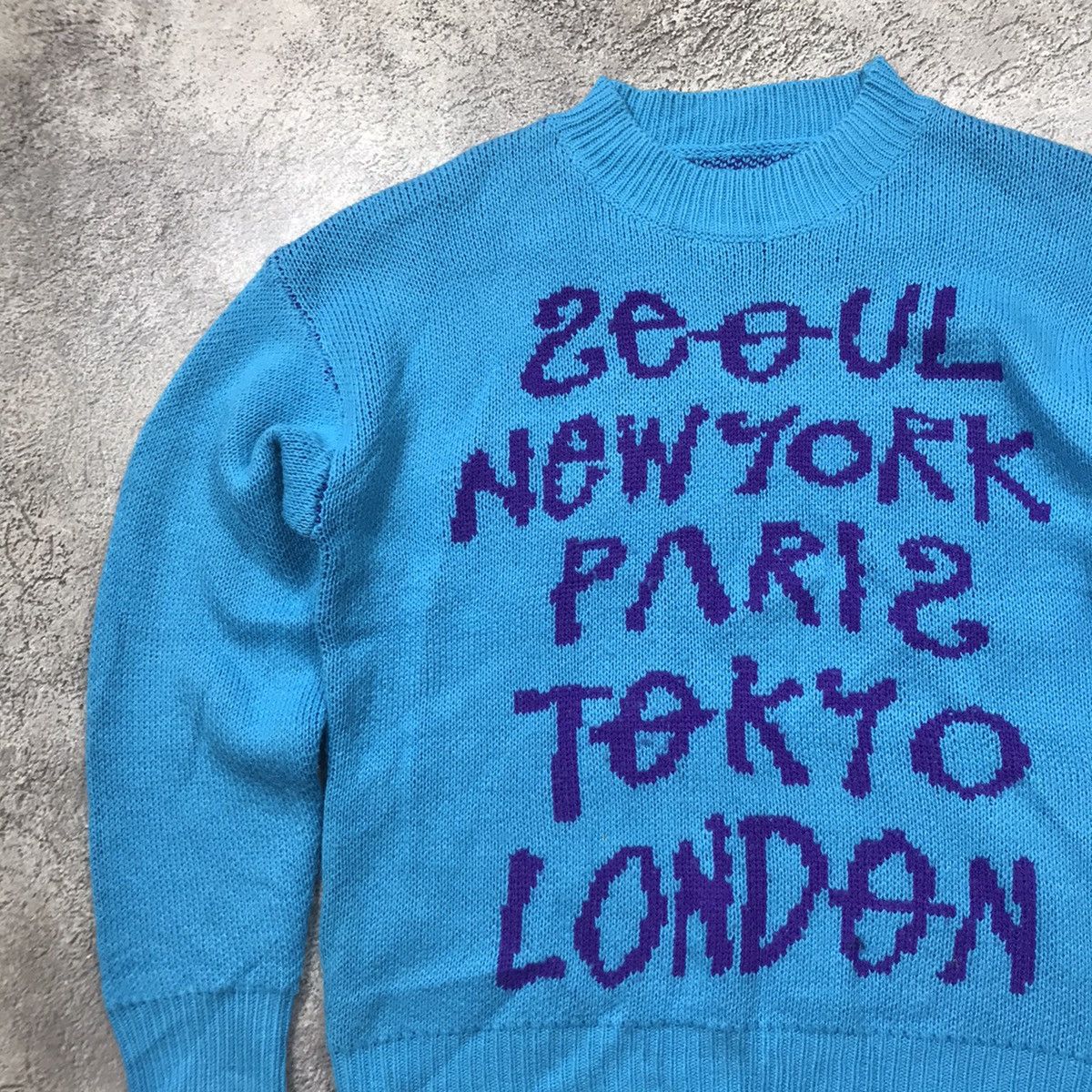 Vintage Vintage Y2K Graphic Sweater Seoul New York Paris Tokyo Londo Size US S / EU 44-46 / 1 - 2 Thumbnail