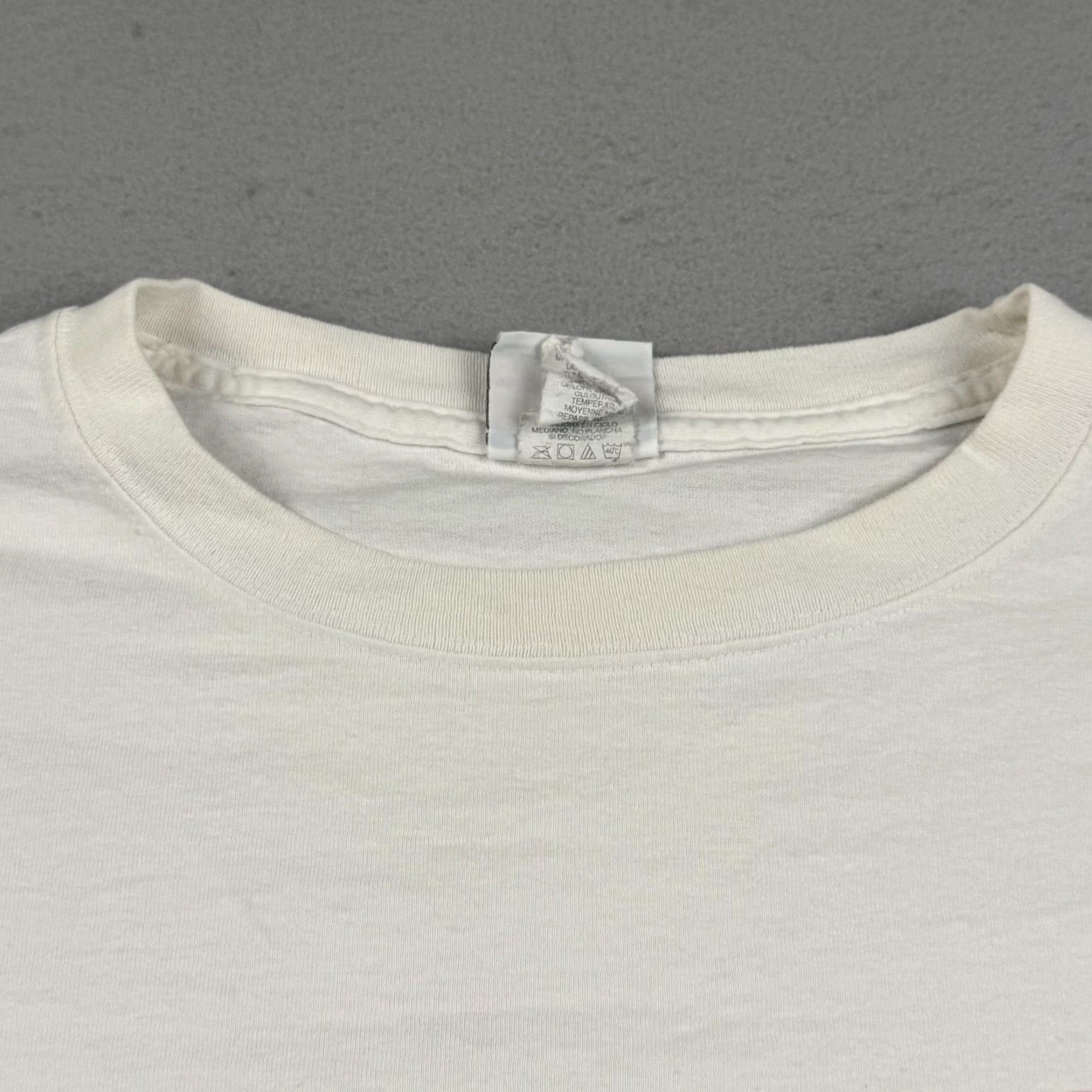 Hard Rock Cafe VINTAGE Hard Rock Cafe Cleveland Shirt Mens 3XL White Graphic Guitar Logo Cotton 90s Souvenir Mens Size US XXL / EU 58 / 5 - 5 Thumbnail