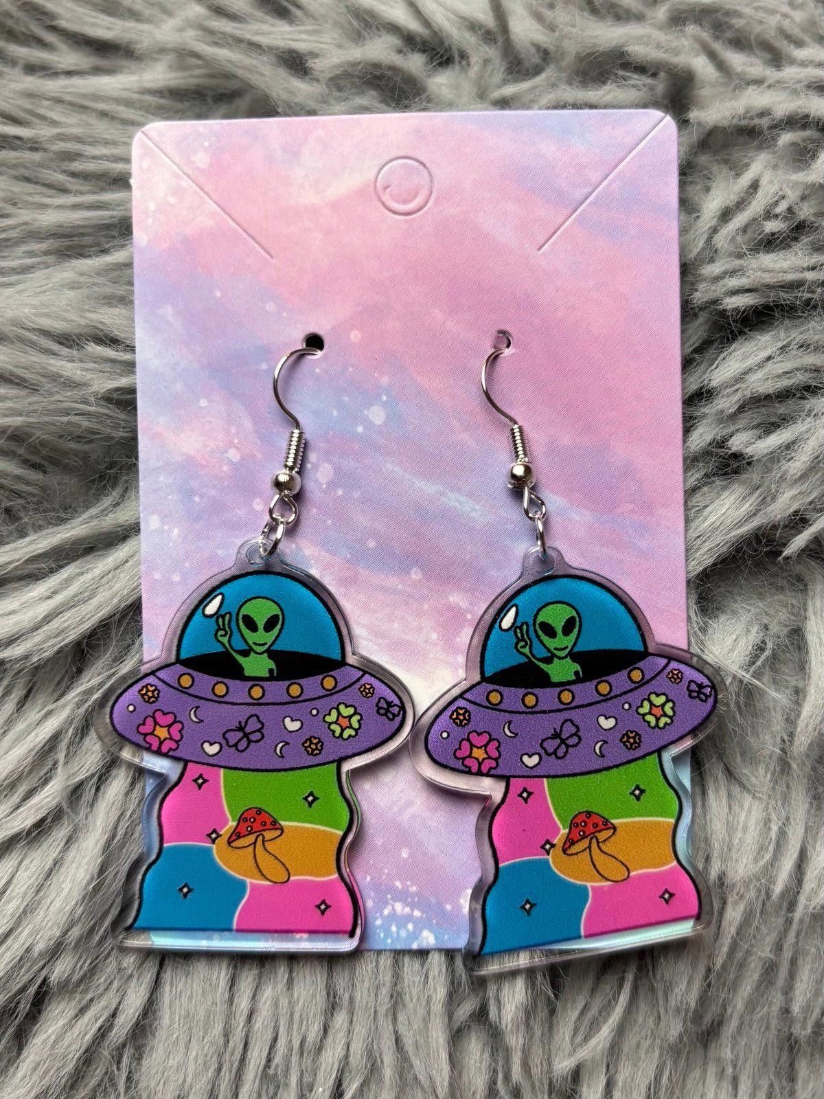 Handmade Handmade earrings alien spaceship mushroom butterflies Size ONE SIZE - 1 Preview