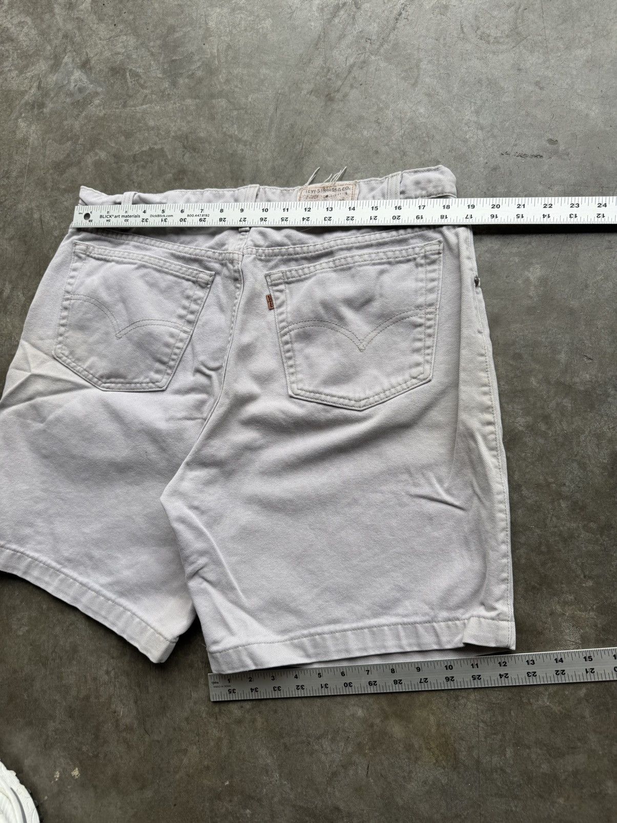 Levi's Vintage 90’s/2000’s Levi’s 545 Whote Distressed Jorts Size US 36 / EU 52 - 4 Thumbnail