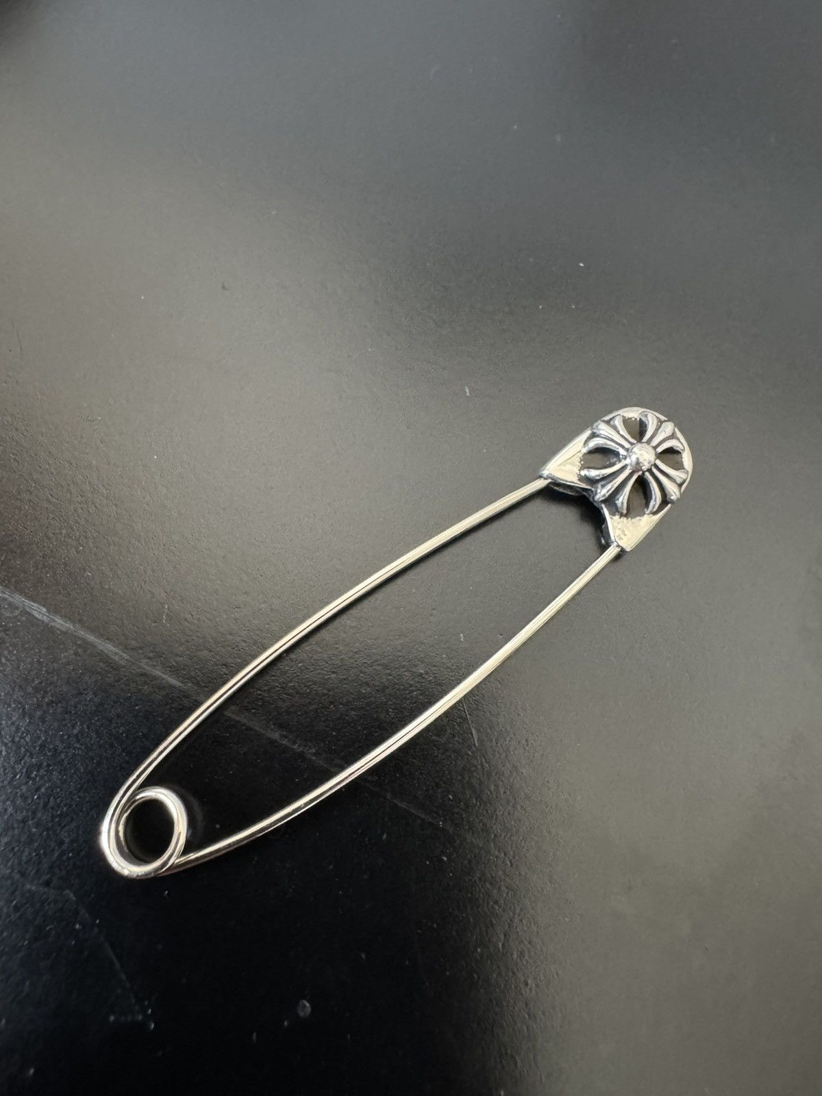 Chrome Hearts Chrome Hearts Jumbo Pyramid Cross Safety Pin