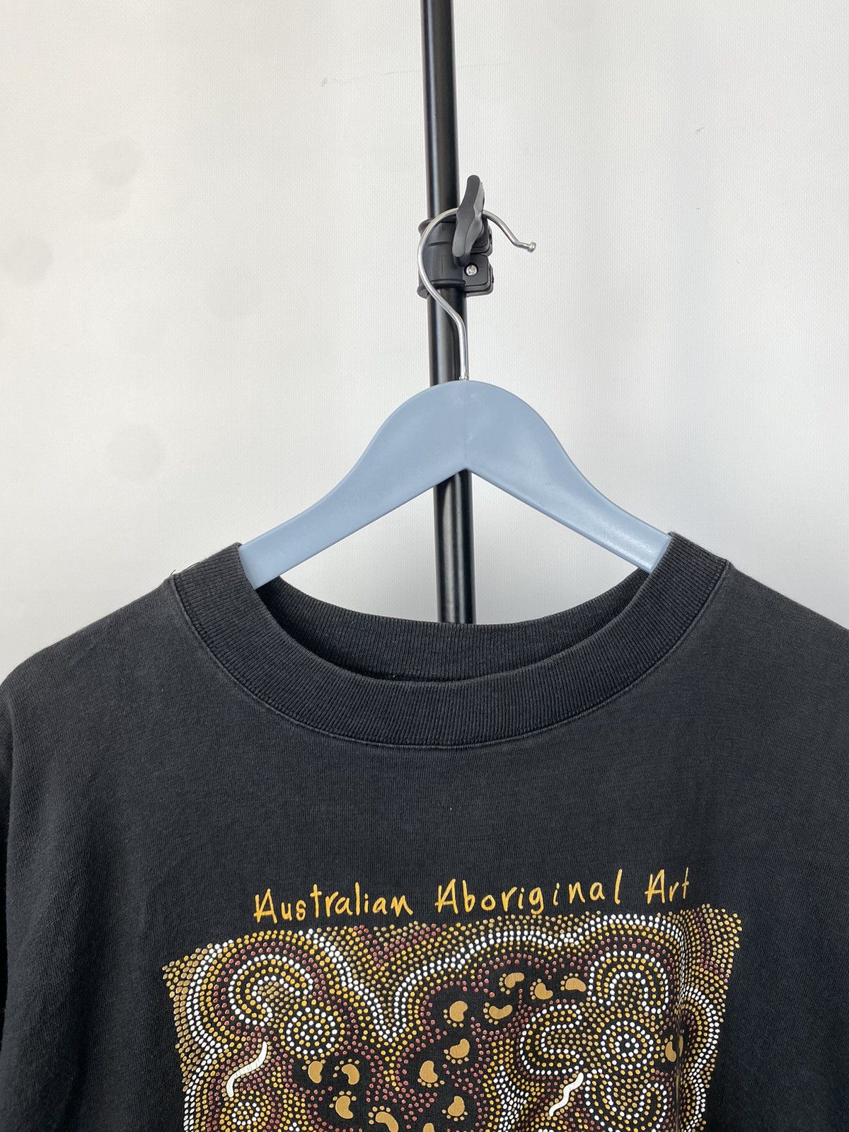 Vintage Vintage 1990's Australia Art Faded T Shirt Single Stitch Size US L / EU 52-54 / 3 - 3 Thumbnail