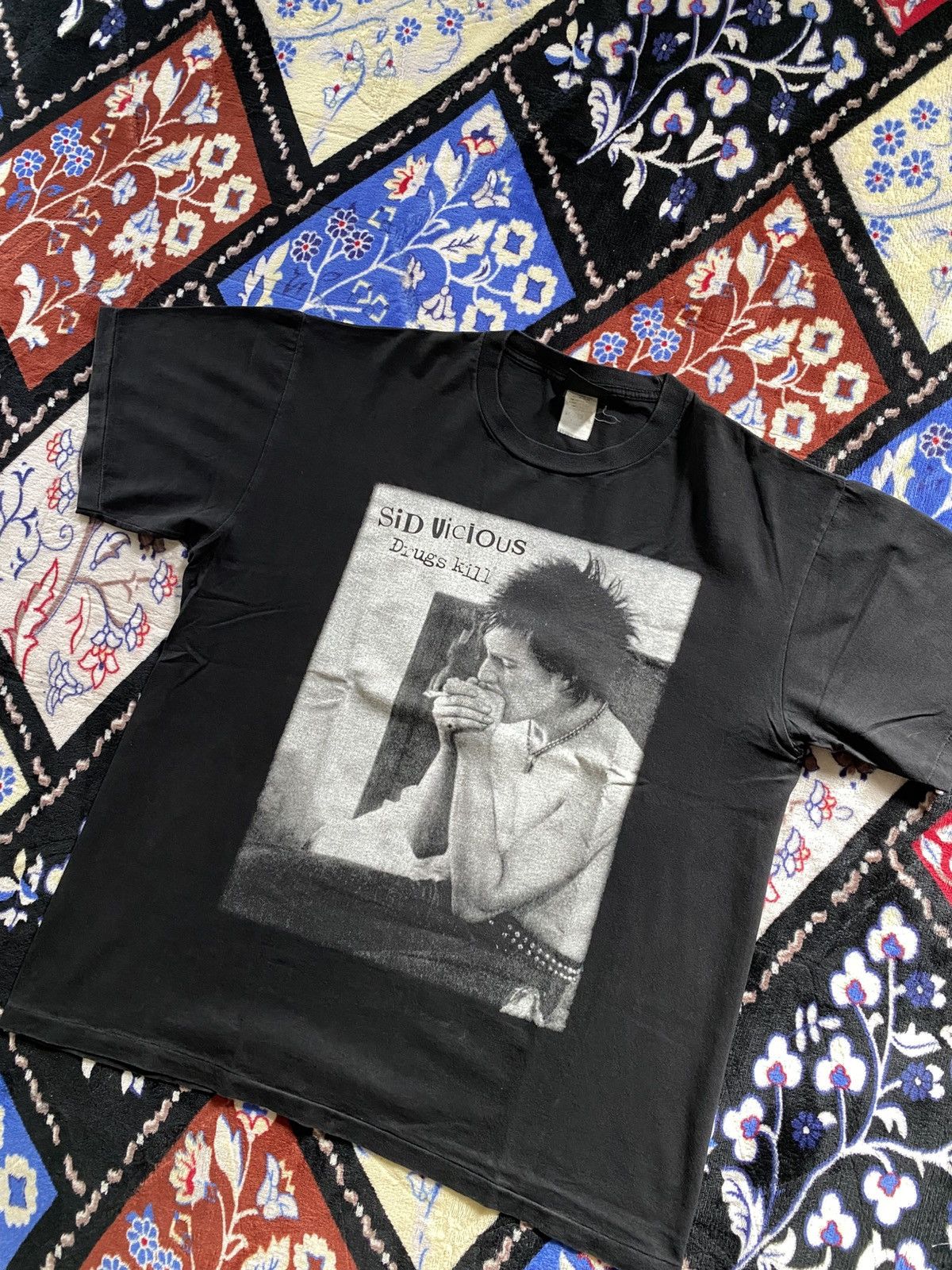 Band Tees Vintage 90s Sid Vicious Drugs Kill Tshirt Size US L / EU 52-54 / 3 - 2 Thumbnail