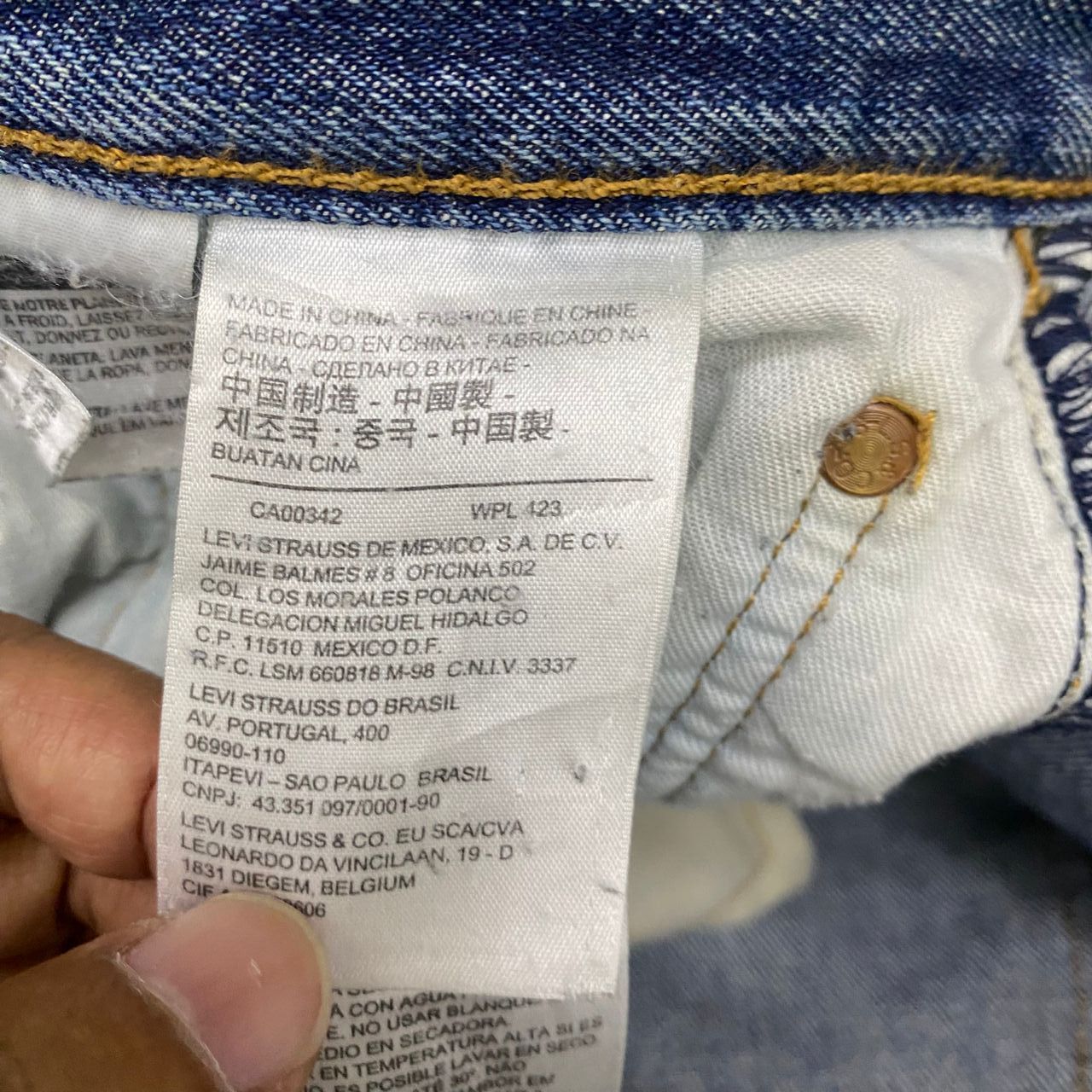Levi's Vintage Levis 501 Distressed Denim Kurt Cobain Style Size US 34 / EU 50 - 18 Thumbnail