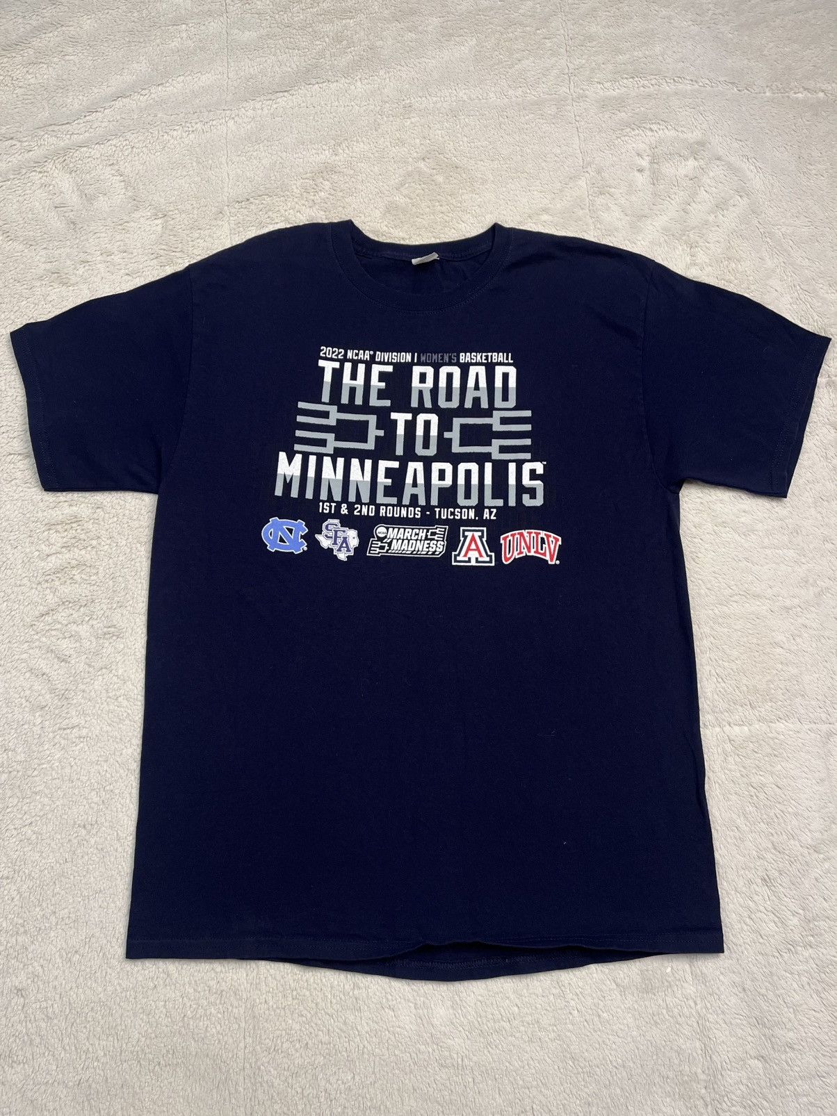 Hanes Hanes NCAA 2022 D1 Women’s March Madness Tournament T Shirt Size US L / EU 52-54 / 3 - 1 Thumbnail