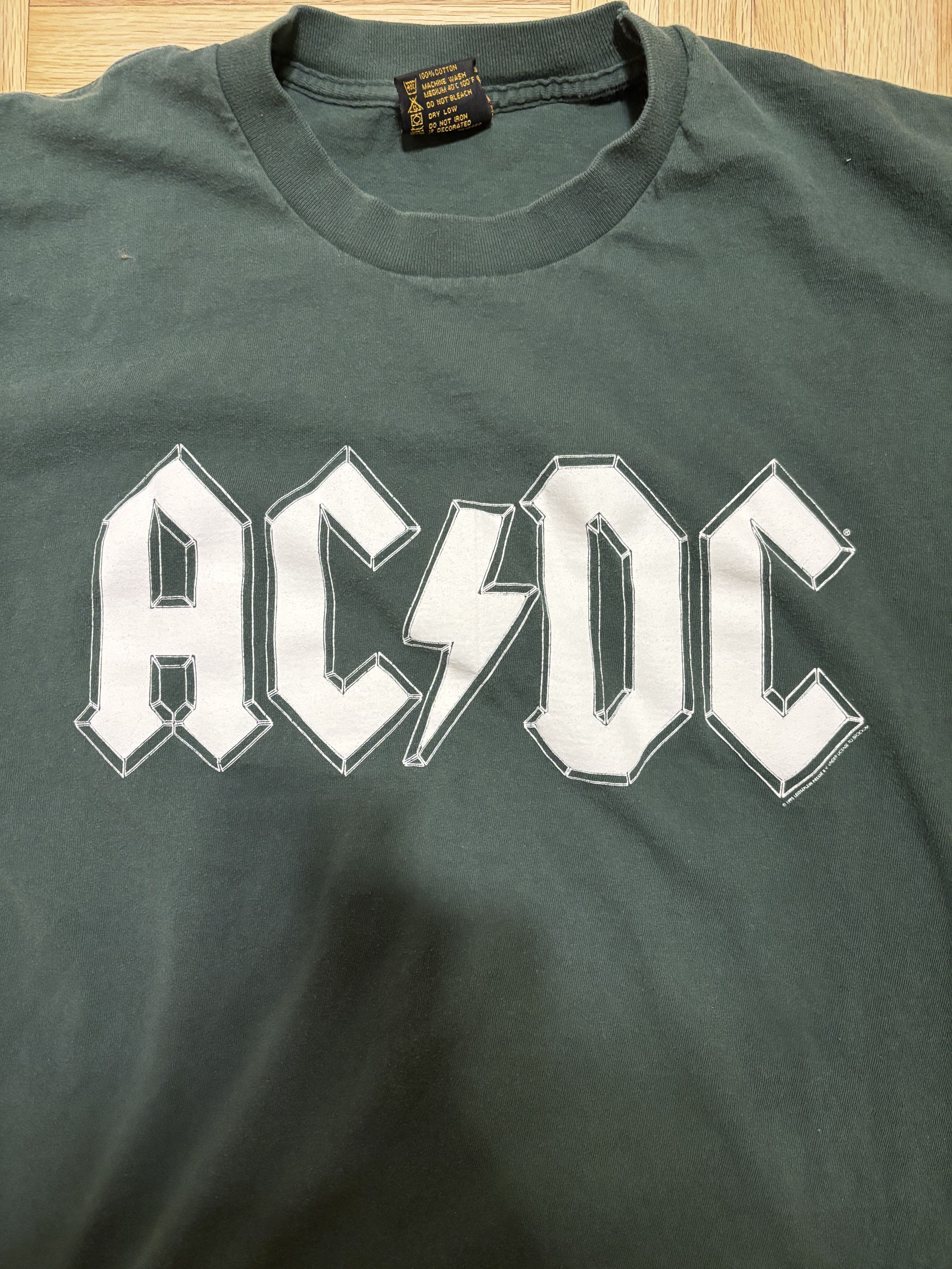 Vintage Vintage 1996 AC/DC Tour Shirt Size US L / EU 52-54 / 3 - 2 Thumbnail