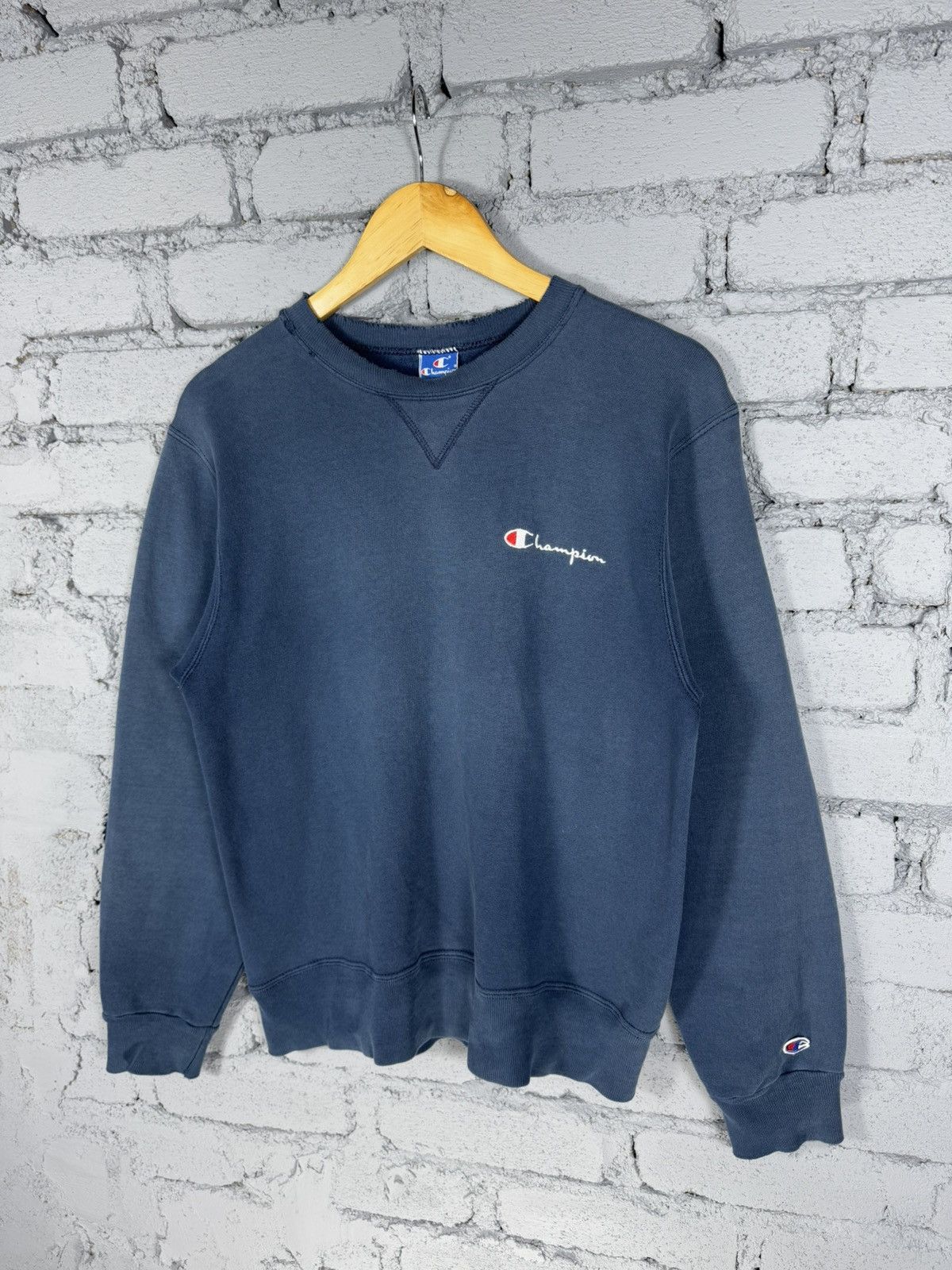 Vintage Vintage Champion Distressed Sun Faded Sweatshirt Size US M / EU 48-50 / 2 - 3 Thumbnail