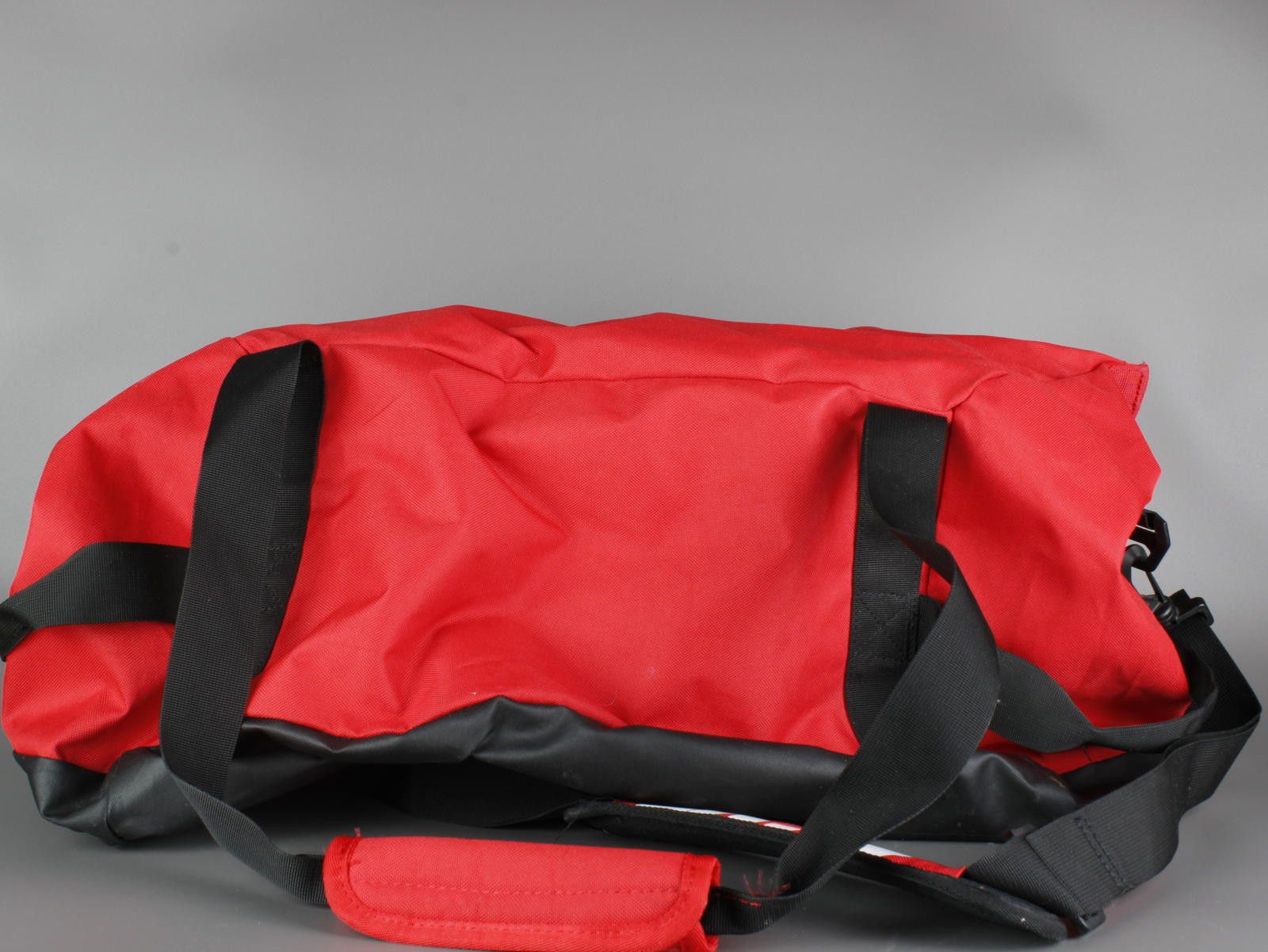 Nike Nike Red and Black Gym Bag with Adjustable Strap Size ONE SIZE - 4 Thumbnail