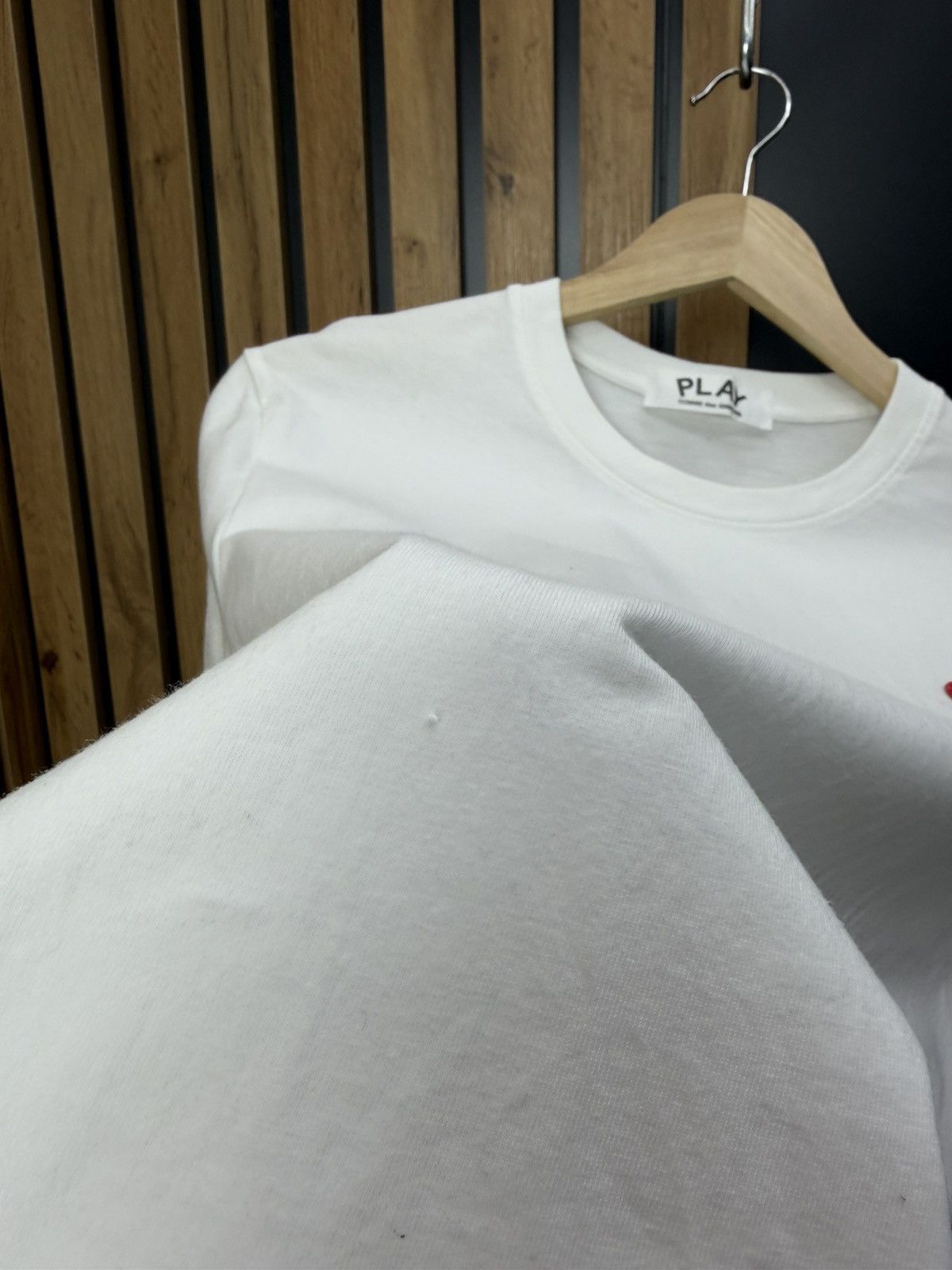 Comme des Garcons PLAY Comme des Garcons Play White Heart Logo T Shirt Size US S / EU 44-46 / 1 - 7 Thumbnail