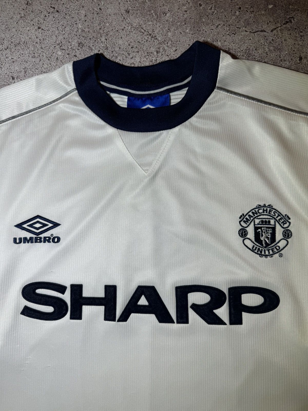 Vintage Manchester United 1999/00 Football Shirt Soccer Jersey Umbro Size US L / EU 52-54 / 3 - 3 Thumbnail