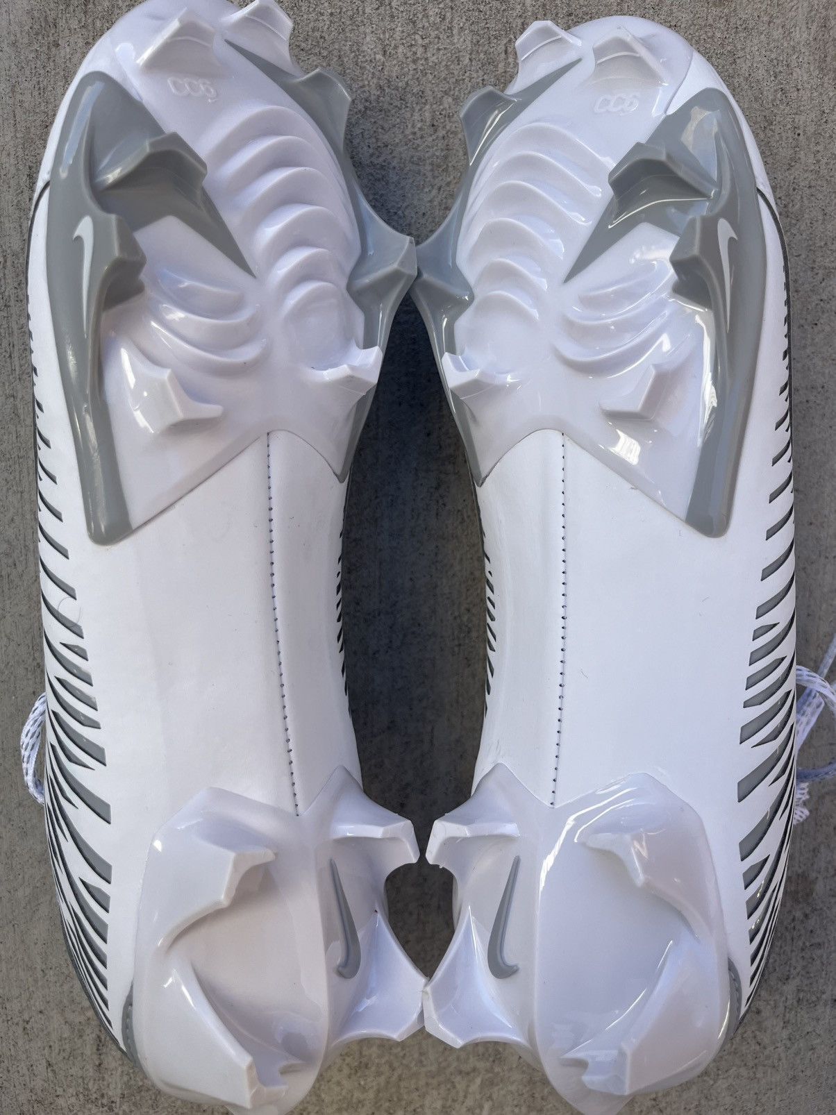 Nike Nike Vapor Edge 360 VC Football Cleats (DO6294-100) Men’s 8 Size US 8 / EU 41 - 5 Thumbnail
