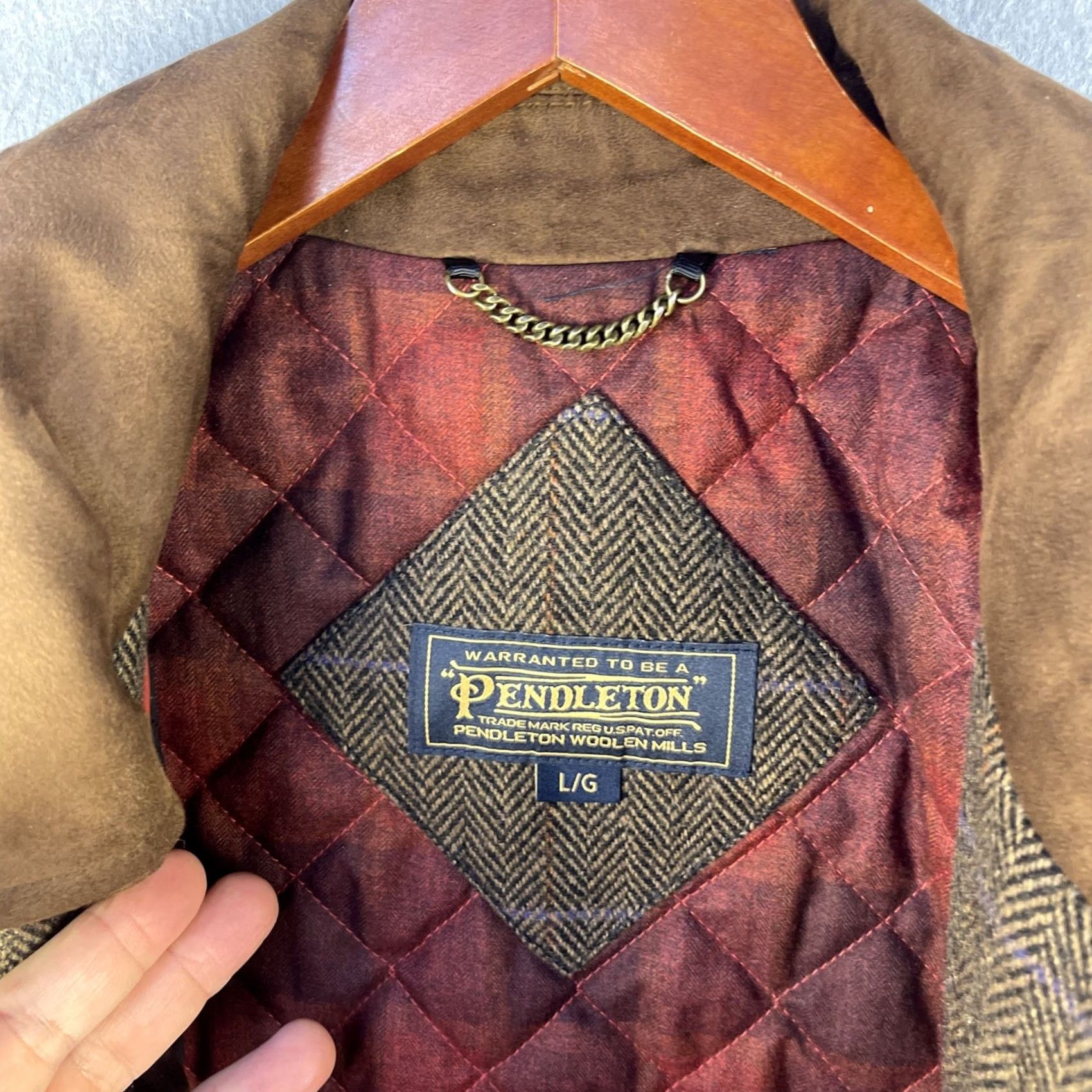 Pendleton VINTAGE Pendleton Wool Jacket Mens Large Brown Tweed Quilted Lined Insulated Pockets Mid-Length Wool Tw ed Jacket Size US L / EU 52-54 / 3 - 7 Thumbnail