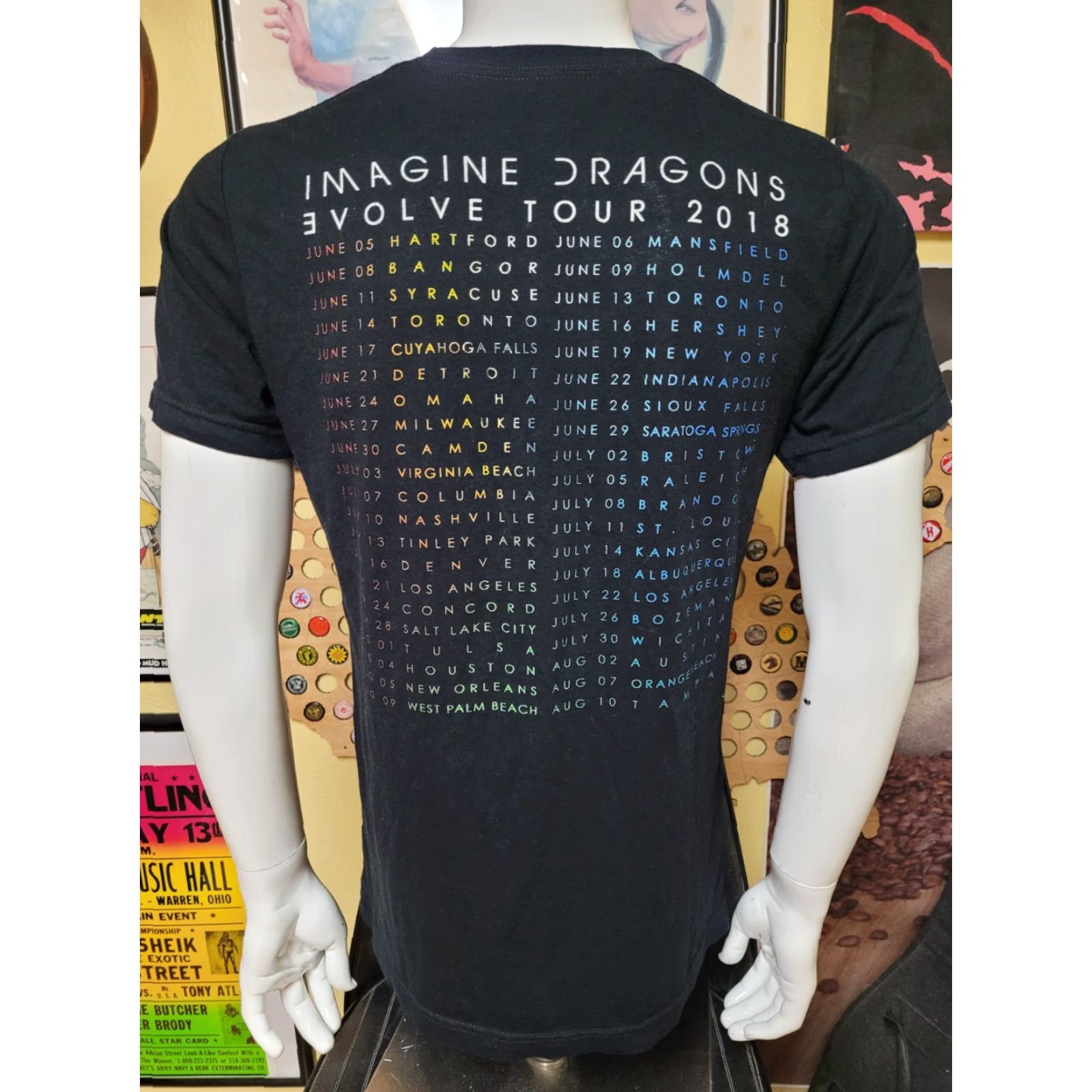 Vintage VINTAGE Imagine Dragons Evolve 2018 Concert Tour T Shirt Medium Black Men Short Sleeve Crew Neck Size US M / EU 48-50 / 2 - 3 Thumbnail