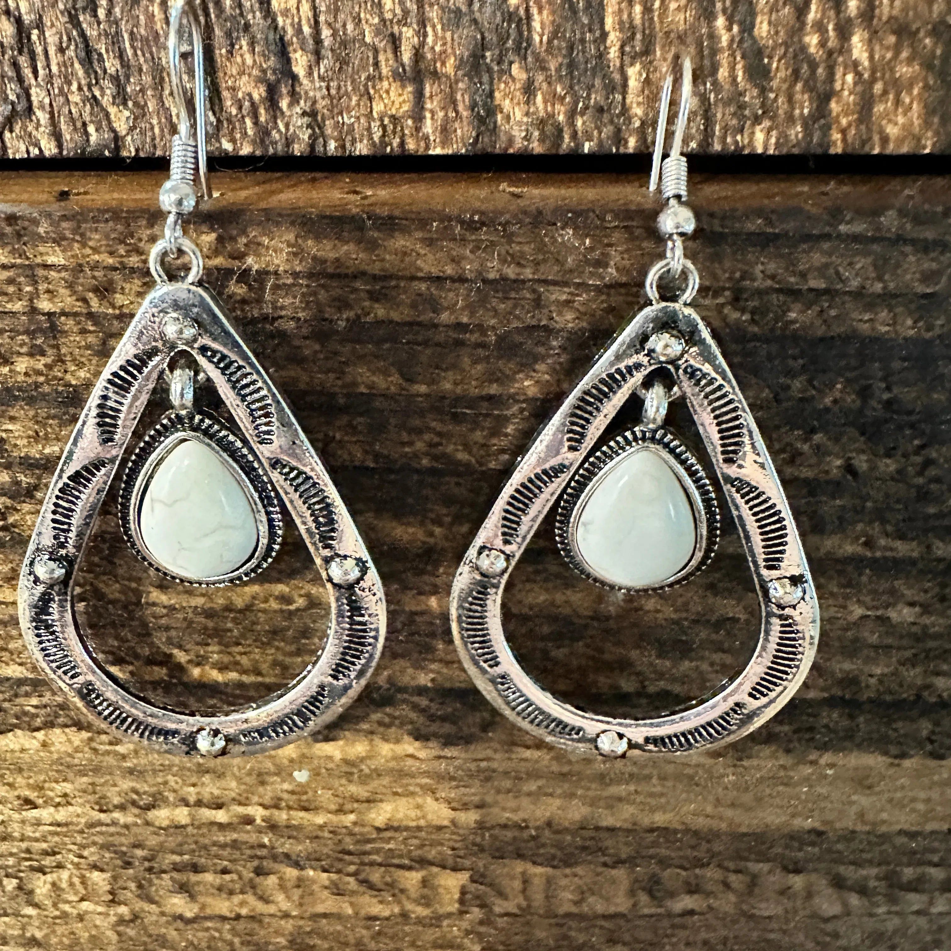 Other Boho Hippie Cowgirl Western Stamped White Stone Teardrop Sil Size ONE SIZE - 1 Thumbnail