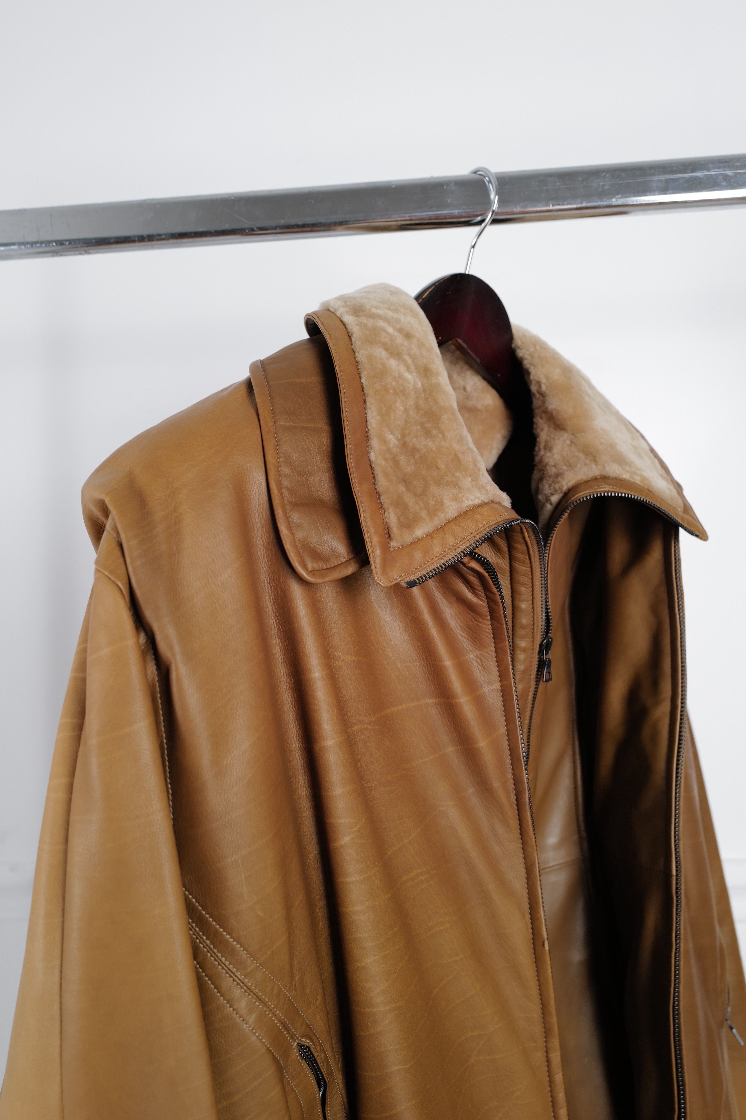 Kiton KITON LEATHER JACKET Size US XL / EU 56 / 4 - 20 Thumbnail