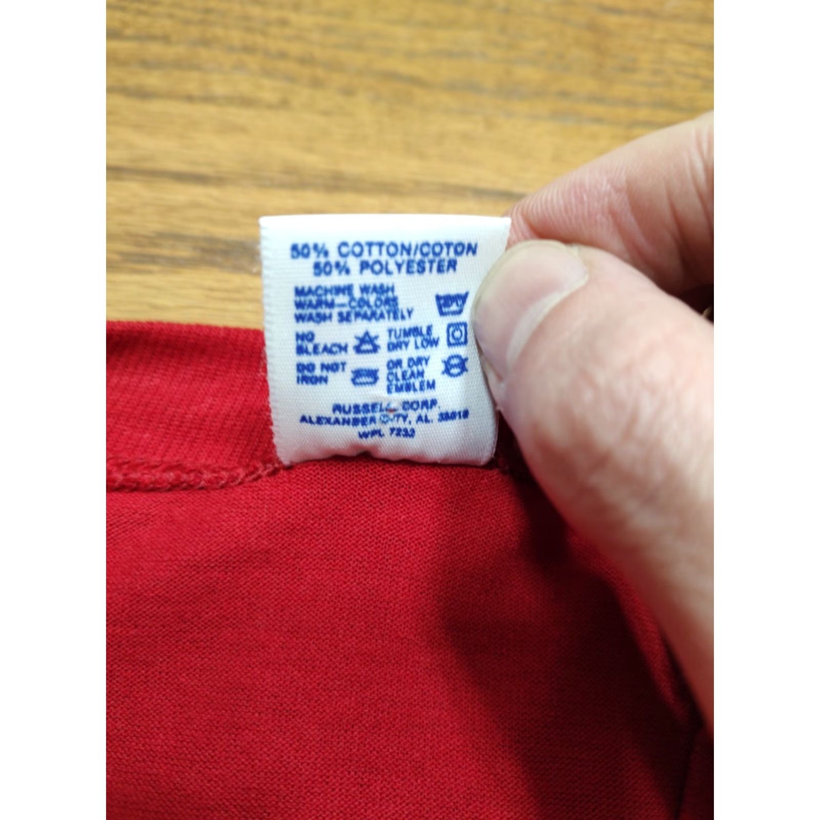 Jerzees VINTAGE The Worst Day Fishing Jerzees 1985 T-Shirt Large Retro USA Small Red Shirt Mens Regular Short Sleeve Crew Neck Logo 80s Funny Fish Retro Size US L / EU 52-54 / 3 - 6 Thumbnail