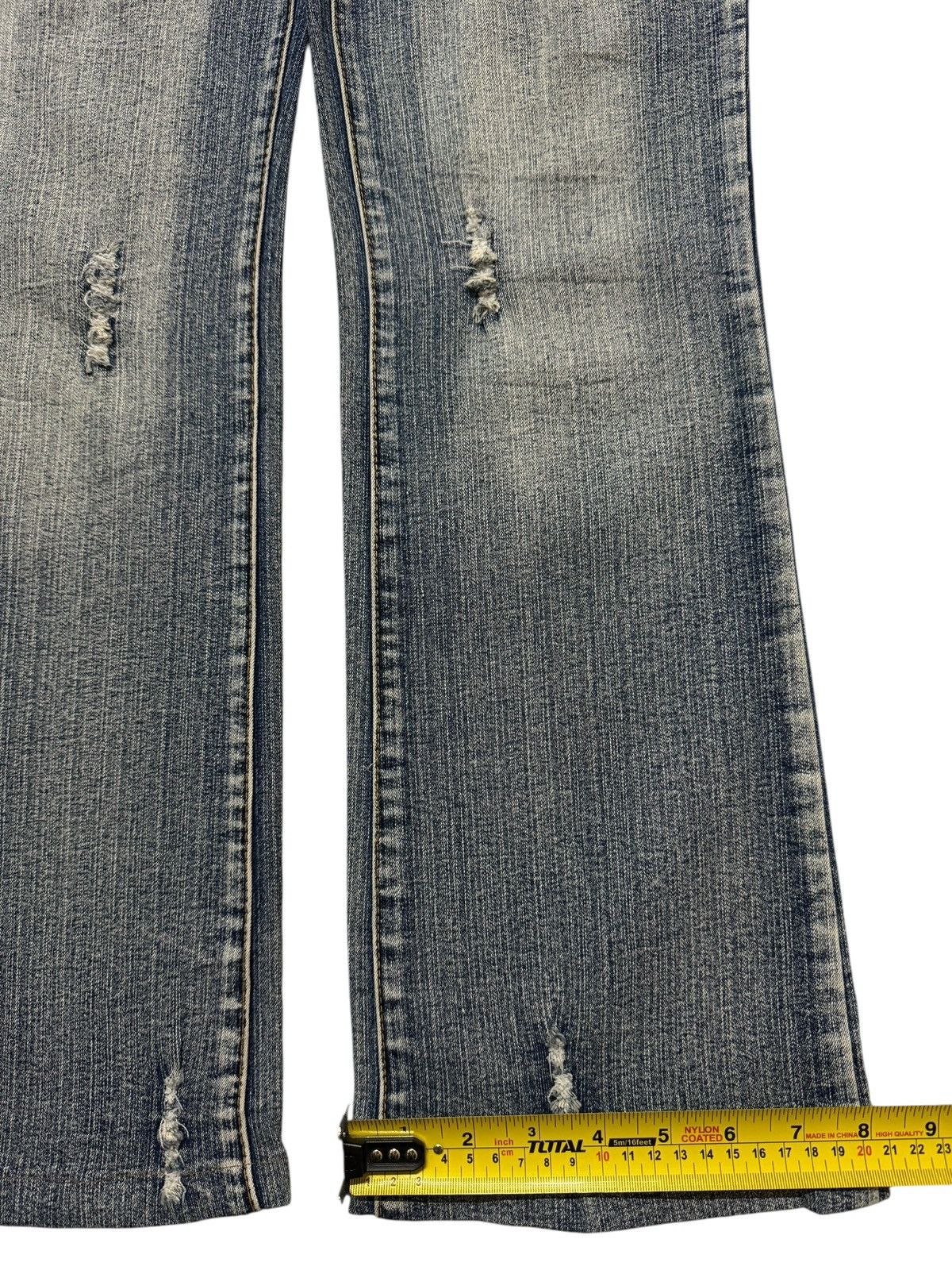 True Religion Vintage Y2K Japanese Brand Faded Wash Ripped Wide Leg Flare Size 28" / US 6 / IT 42 - 13 Thumbnail