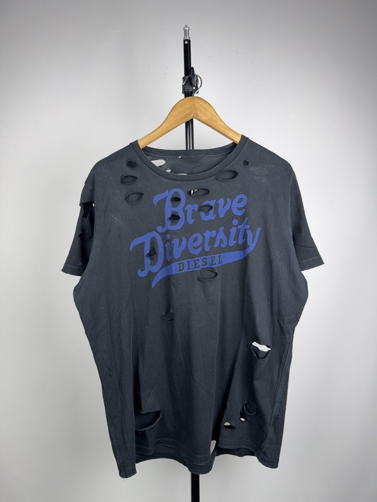 Diesel 00s Diesel Brave Diversity Distressed Faded T-Shirt Y2K Punk Size US L / EU 52-54 / 3 - 1 Thumbnail