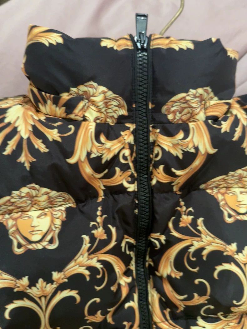 Versace Versace Hooded down jacket Size L / US 10 / IT 46 - 2 Thumbnail