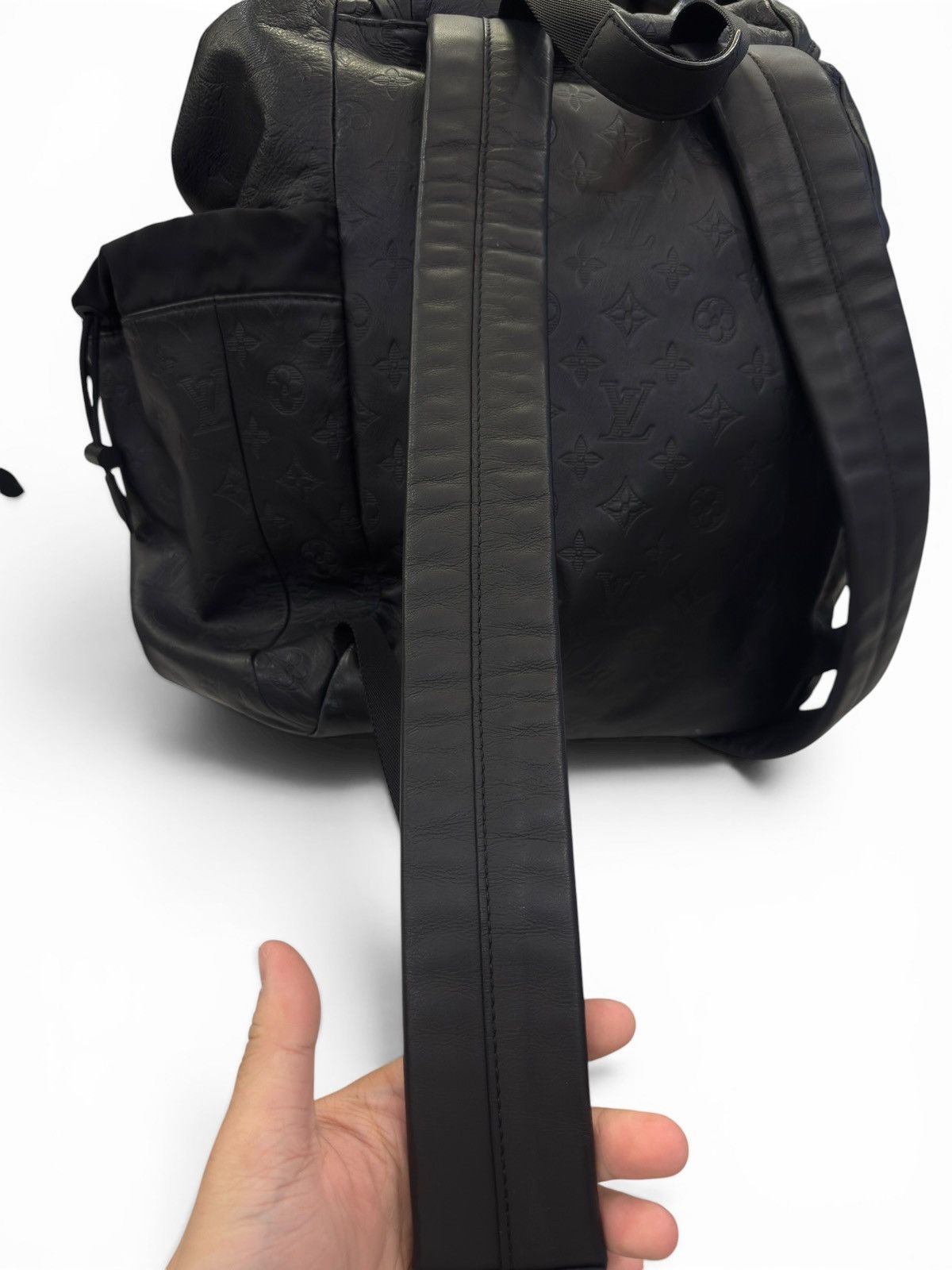 Louis Vuitton Louis Vuitton Black Monogram Backpack Size ONE SIZE - 8 Thumbnail