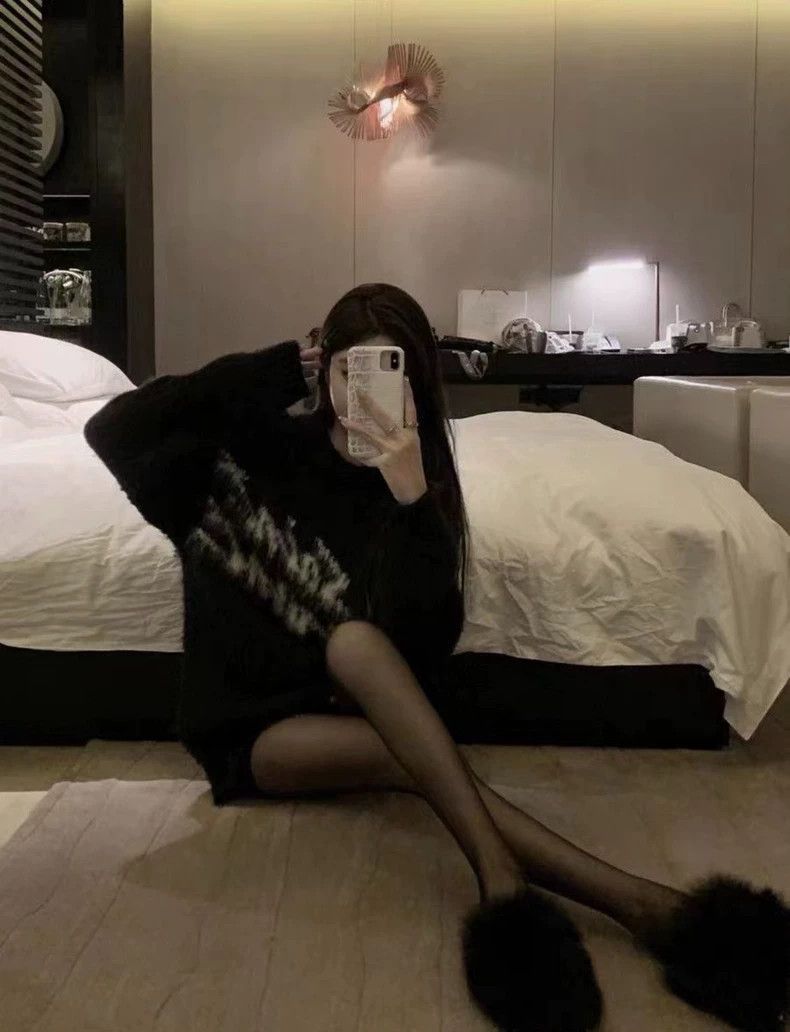 Yves Saint Laurent Saint laurent 22FW Letter Logo Sweater 2503-Nextarrow Size US S / EU 44-46 / 1 - 7 Thumbnail
