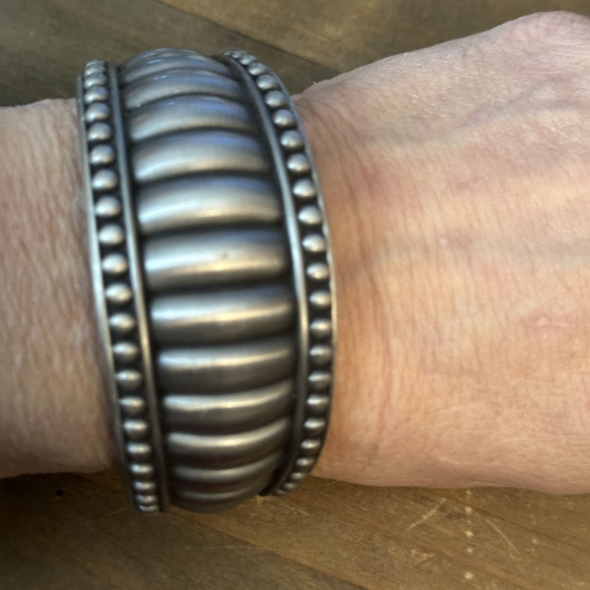 Vintage Vintage chunky pewter puffy ribbed hinged bangle bracelet Size ONE SIZE - 2 Thumbnail