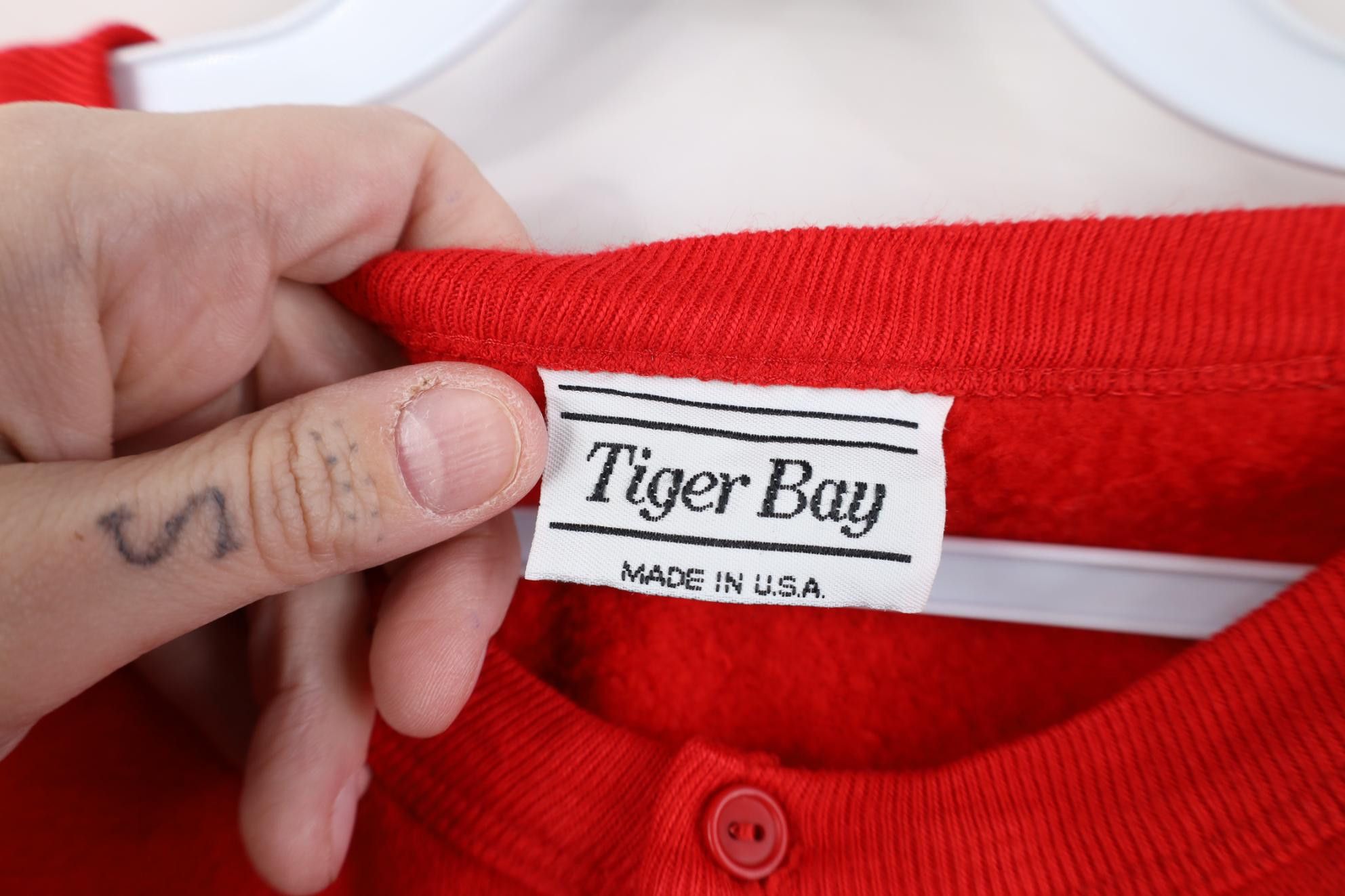Vintage Vintage 80s 90s Streetwear Faded Henley Sweatshirt Red USA Size US S / EU 44-46 / 1 - 5 Thumbnail