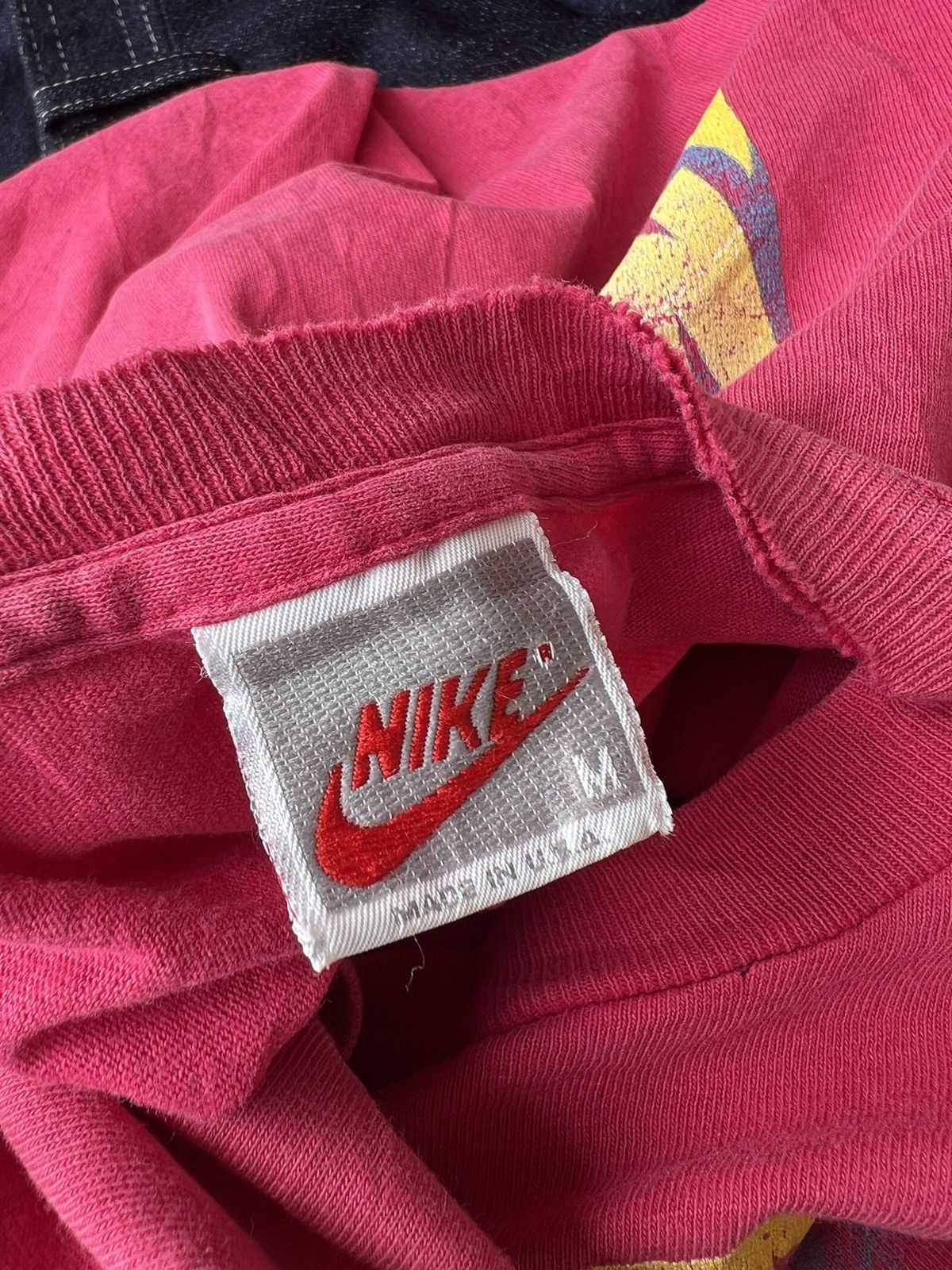 Nike Vintage 90s Nike Grey Tag Jordan Distress Sun Fade Pink tee Size US M / EU 48-50 / 2 - 21 Thumbnail