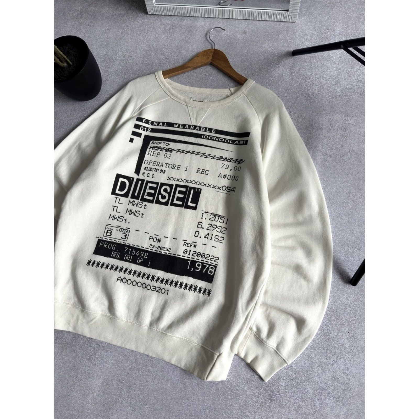 Diesel VINTAGE Diesel Big Logo Boxy Fit Sweatshirt Y2K White Cream Size L Men Size US L / EU 52-54 / 3 - 4 Thumbnail
