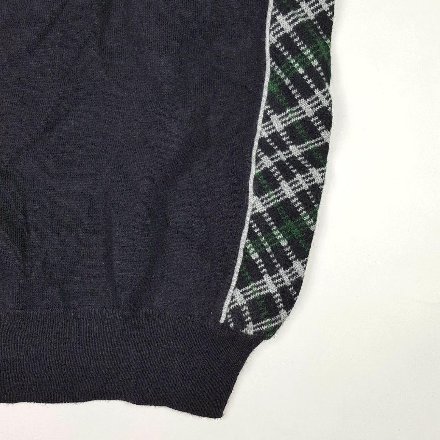 Vintage VINTAGE Greg Norman Black Plaid Knit Men's Size L Sweater Vest Golf Sports Pullover Knit Crew Neck Long Sleeve Casual 90s Retro Fall Winter NWT Size US L / EU 52-54 / 3 - 3 Thumbnail