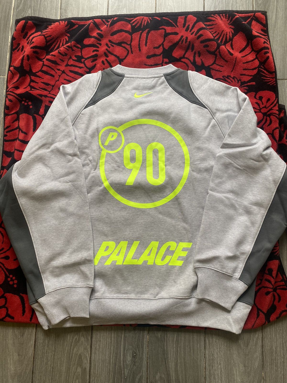Palace Palace Nike Total P90 Crew XL Size US XL / EU 56 / 4 - 2 Thumbnail