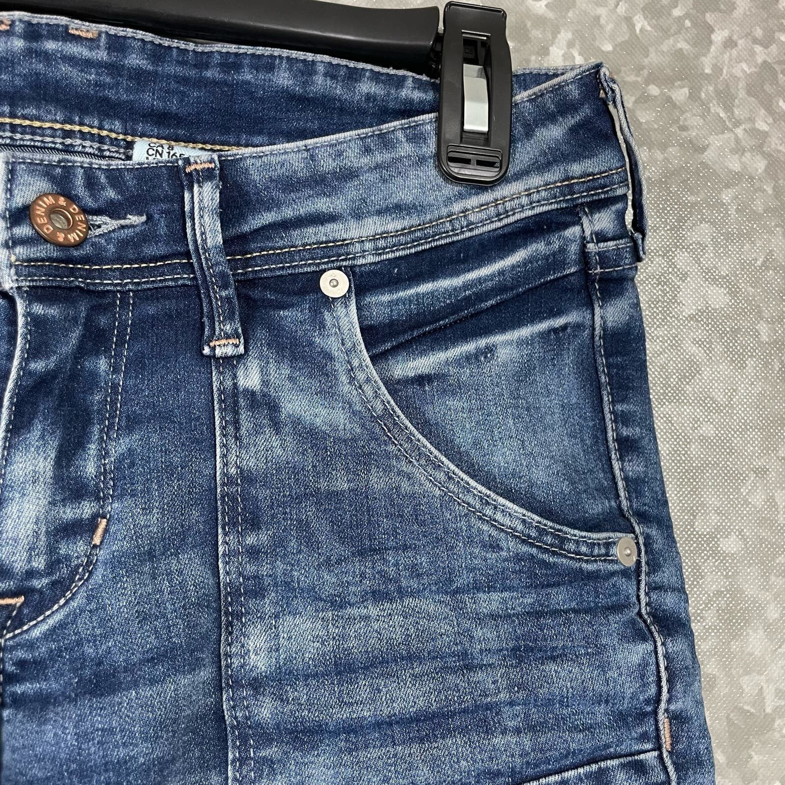 H&M H&M & Denim Low Waist Seamed Bermuda Jean Shorts - Size 8 Size 28" / US 6 / IT 42 - 2 Thumbnail