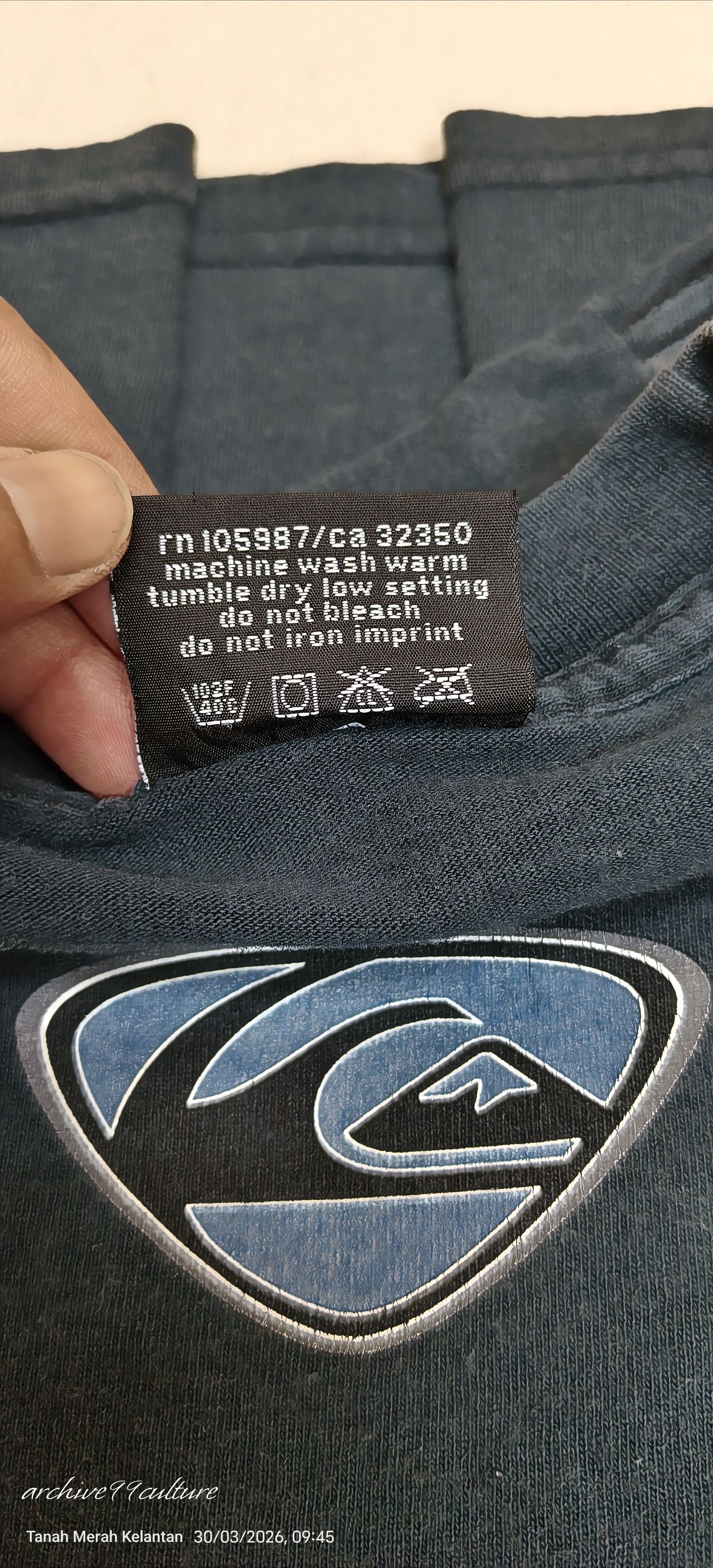 Quiksilver late 90s early Y2K Quiksilver "Shield Logo" T shirt USA Size US M / EU 48-50 / 2 - 5 Thumbnail