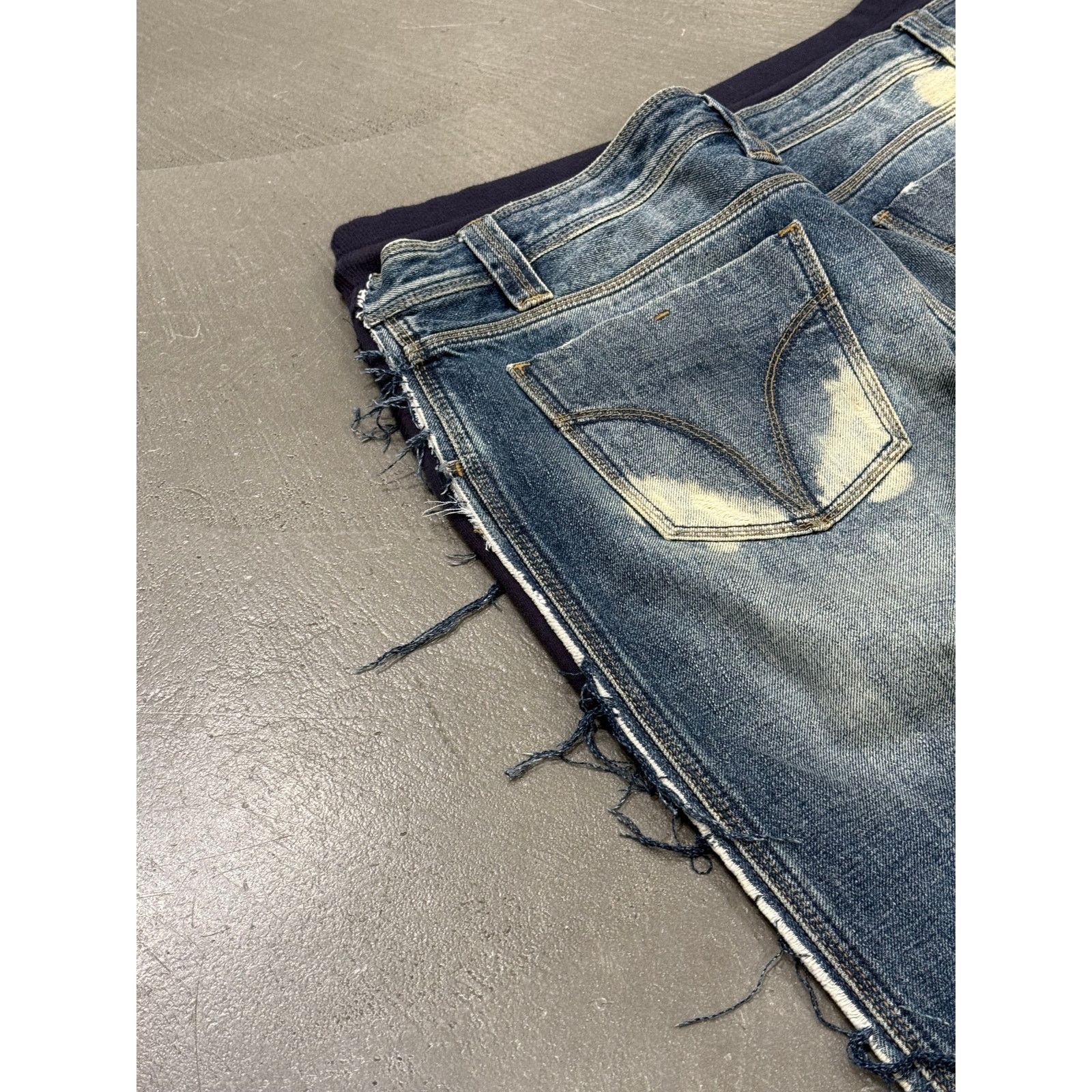 Dolce & Gabbana 2000s Dolce & Gabbana hybrid denim sweatpants Size US 32 / EU 48 - 11 Thumbnail