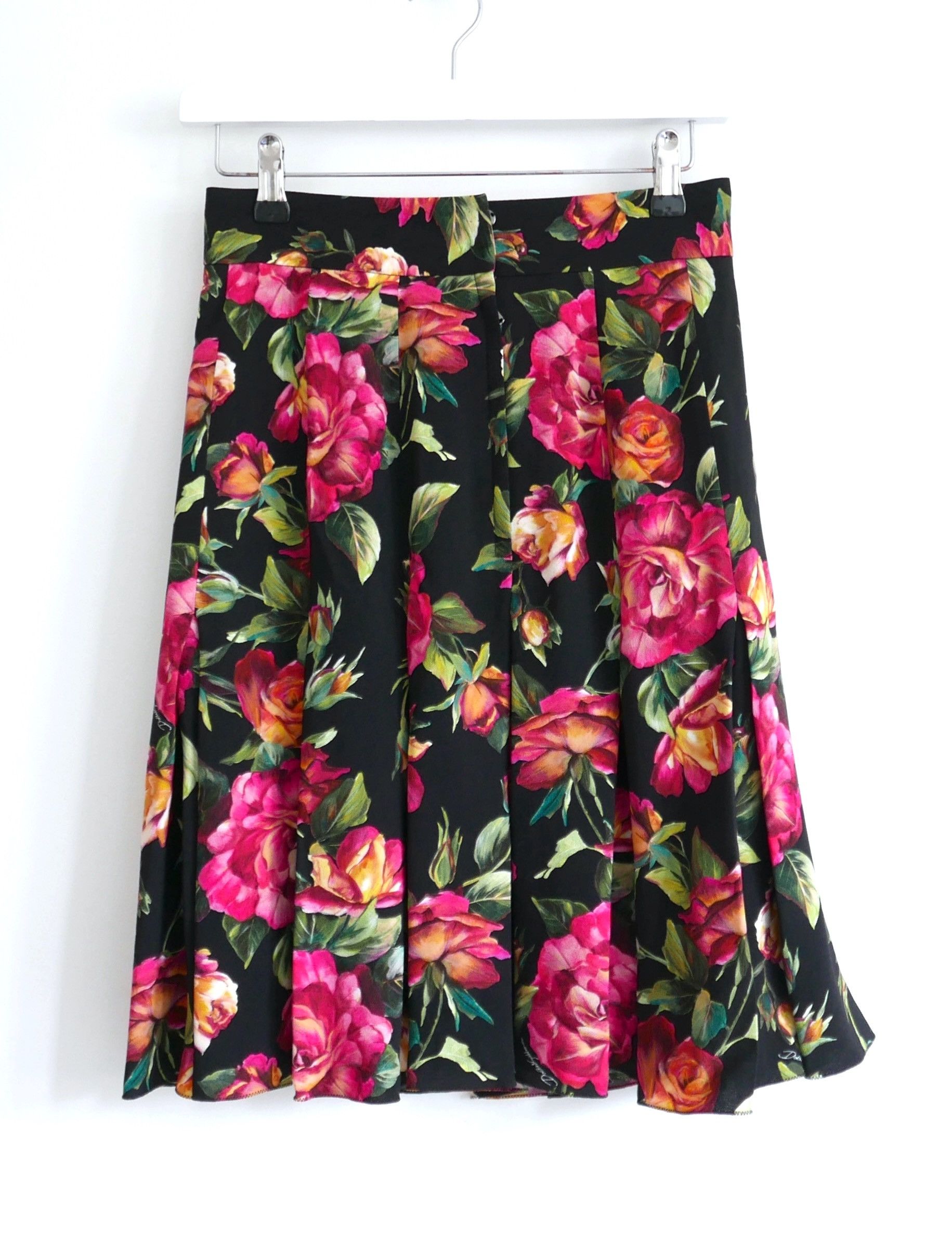 Dolce & Gabbana Dolce & Gabbana pleated rose print skirt Size 27" / US 4 / IT 40 - 4 Thumbnail