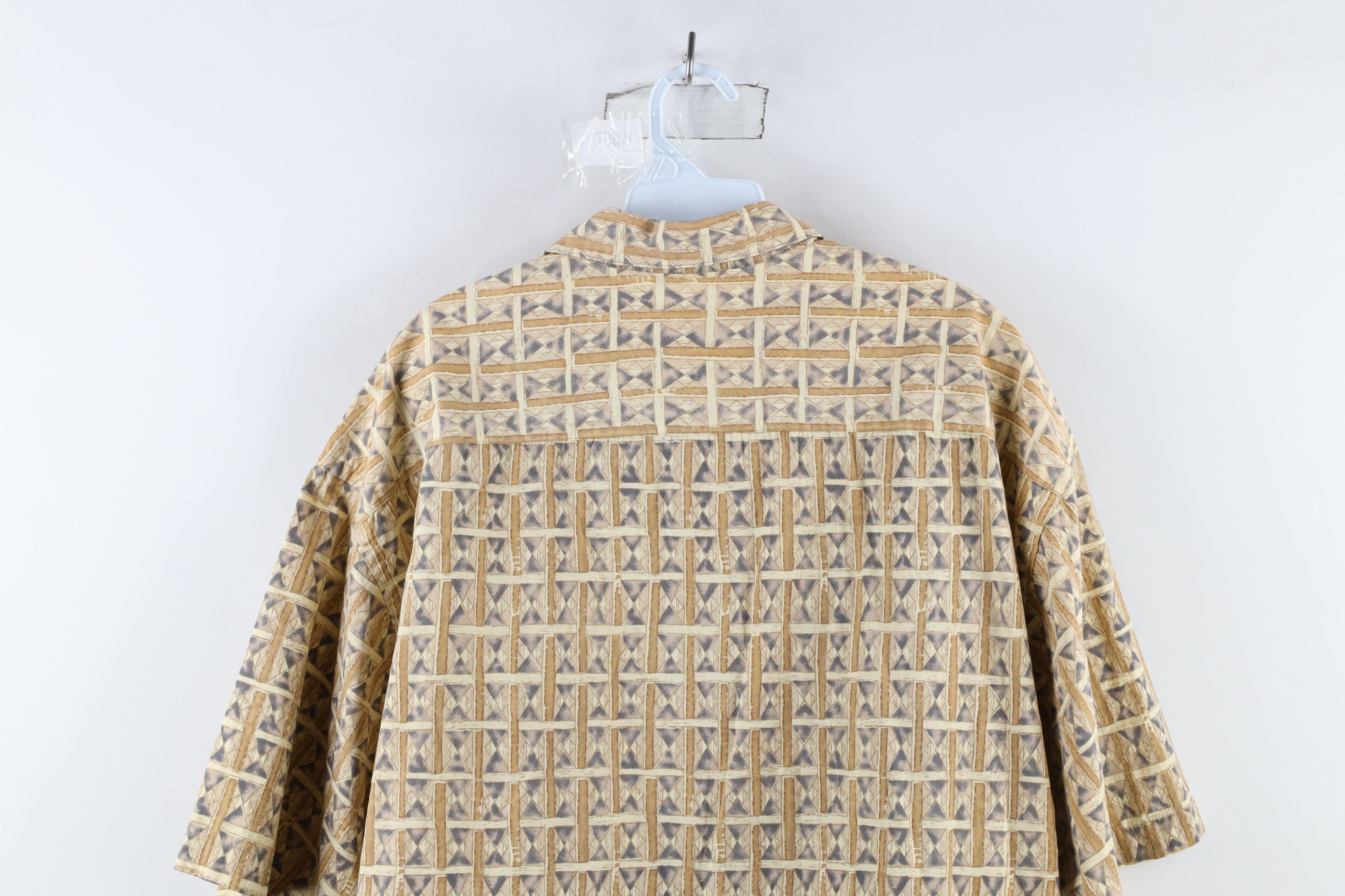 Vintage Vintage 90s Streetwear Diamond Short Sleeve Button Shirt Size US XXL / EU 58 / 5 - 7 Thumbnail