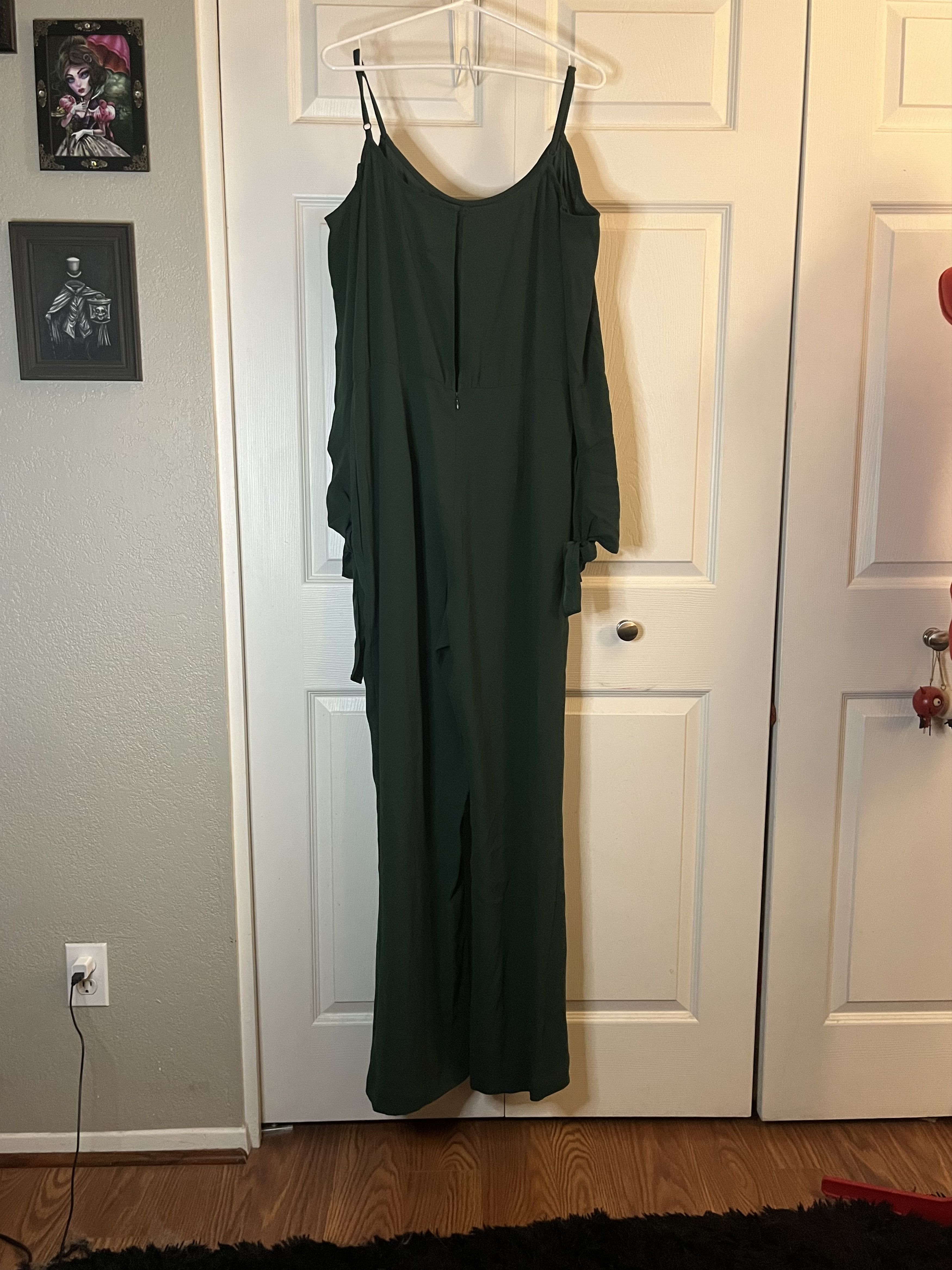Bcbgmaxazria NWT BCBG MAX AZRIA Jordane Jumpsuit Dark Amazon size L Size 34" / US 12 / IT 48 - 2 Thumbnail