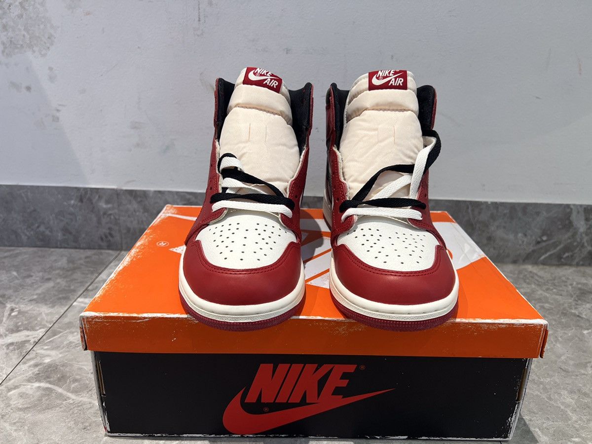 Jordan Brand Air Jordan 1 Retro High OG Chicago Lost and Found Size US 9.5 / EU 42-43 - 3 Thumbnail