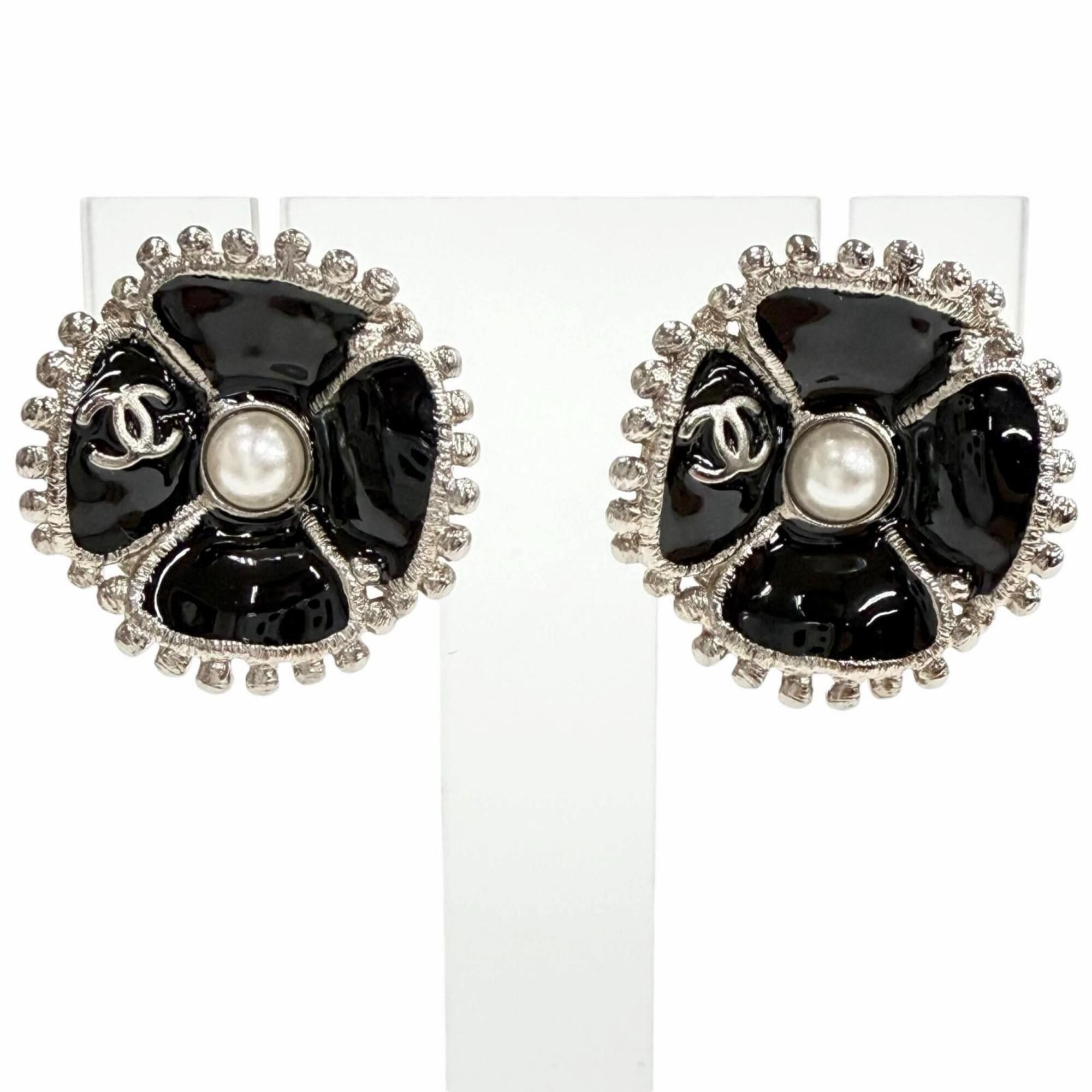 Chanel CHANEL F23K ABC214 Camellia Pearl Coco Mark Earrings, Pair, Black with Silver Hardware, Made in France, Women's Size ONE SIZE - 1 Thumbnail