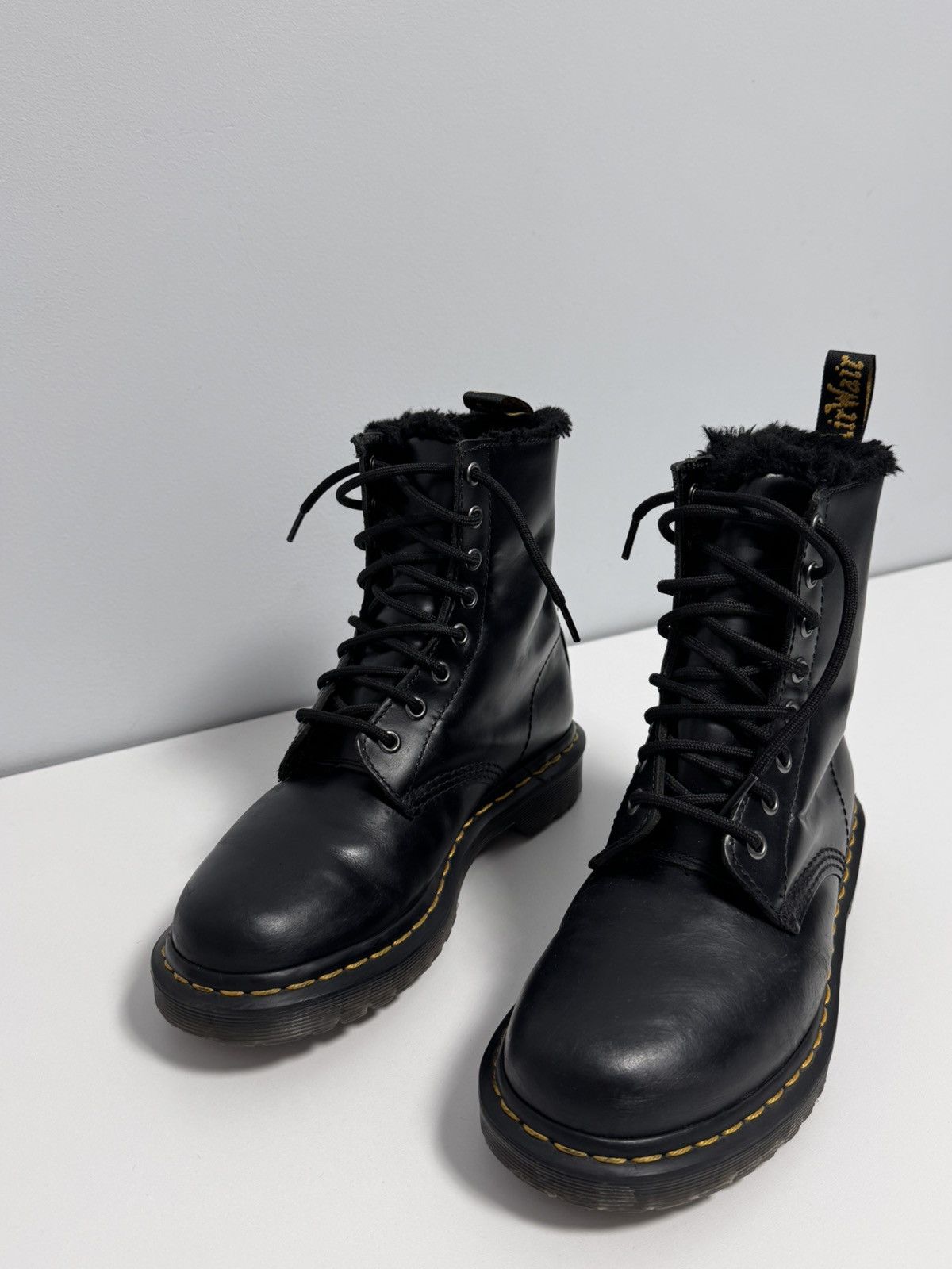 Dr. Martens Dr. Martens Black Sherpa Combs Boots Size US 7 / IT 37 - 5 Thumbnail