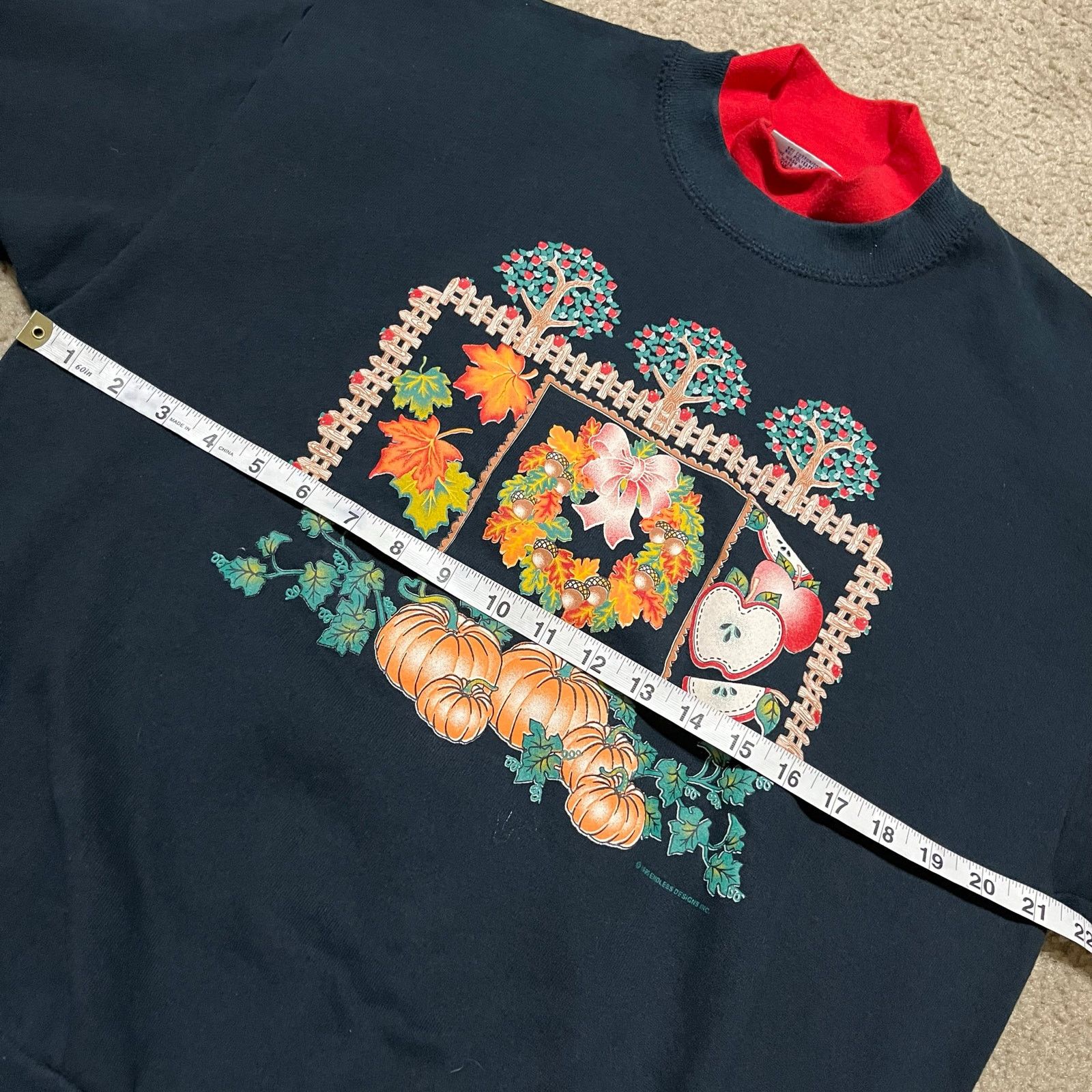 Other Vintage 96 Fall Pumpkins Apple Wreath Black Graphic Crewneck Size US L / EU 52-54 / 3 - 7 Thumbnail