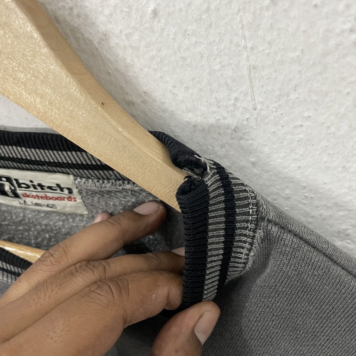 Japanese Brand Vintage 90s Bitch Skatebords Faded Sweatshirt Size US M / EU 48-50 / 2 - 5 Thumbnail