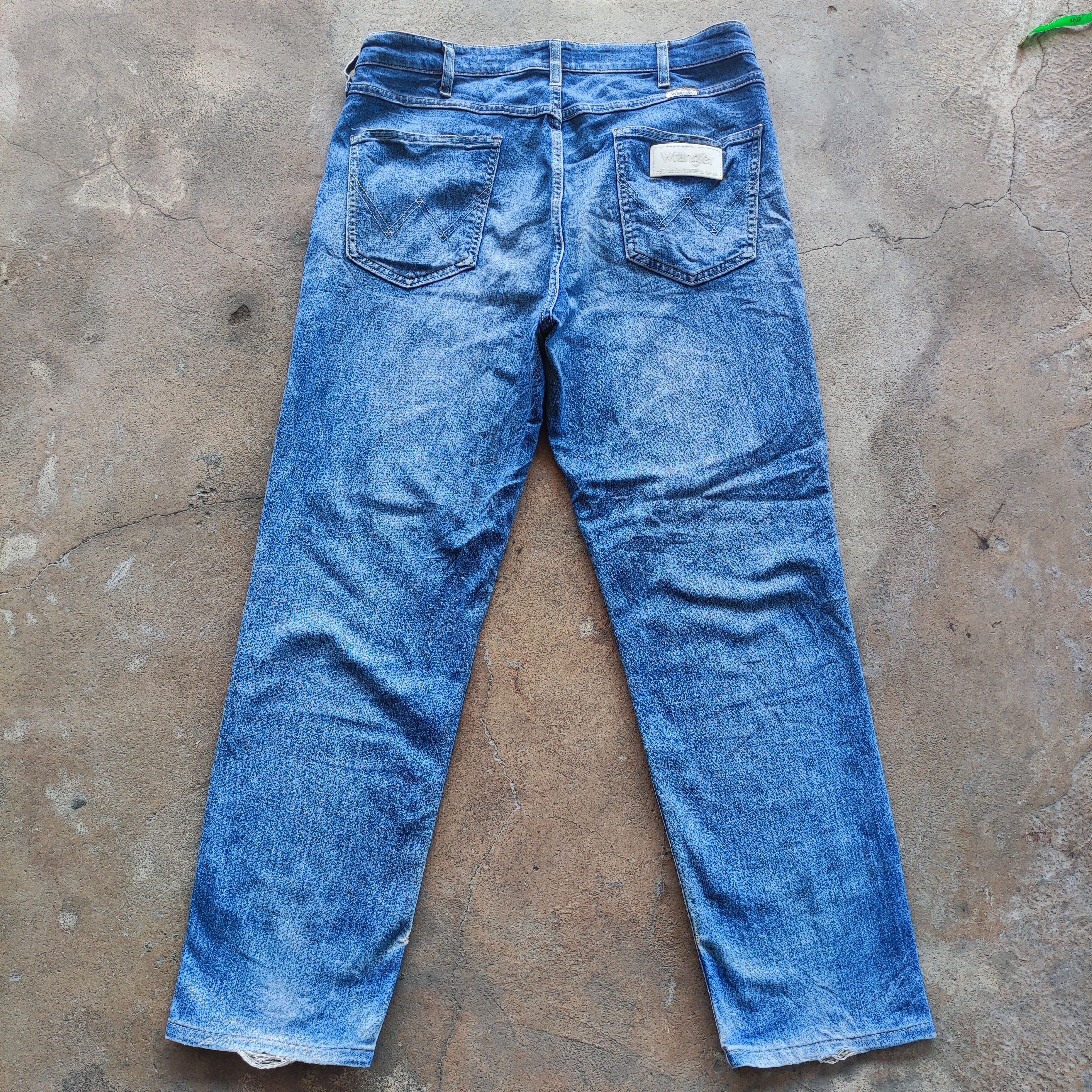 Wrangler Vintage Wrangler Brand Faded Jeans Ripped Pants Size US 37 - 8 Thumbnail