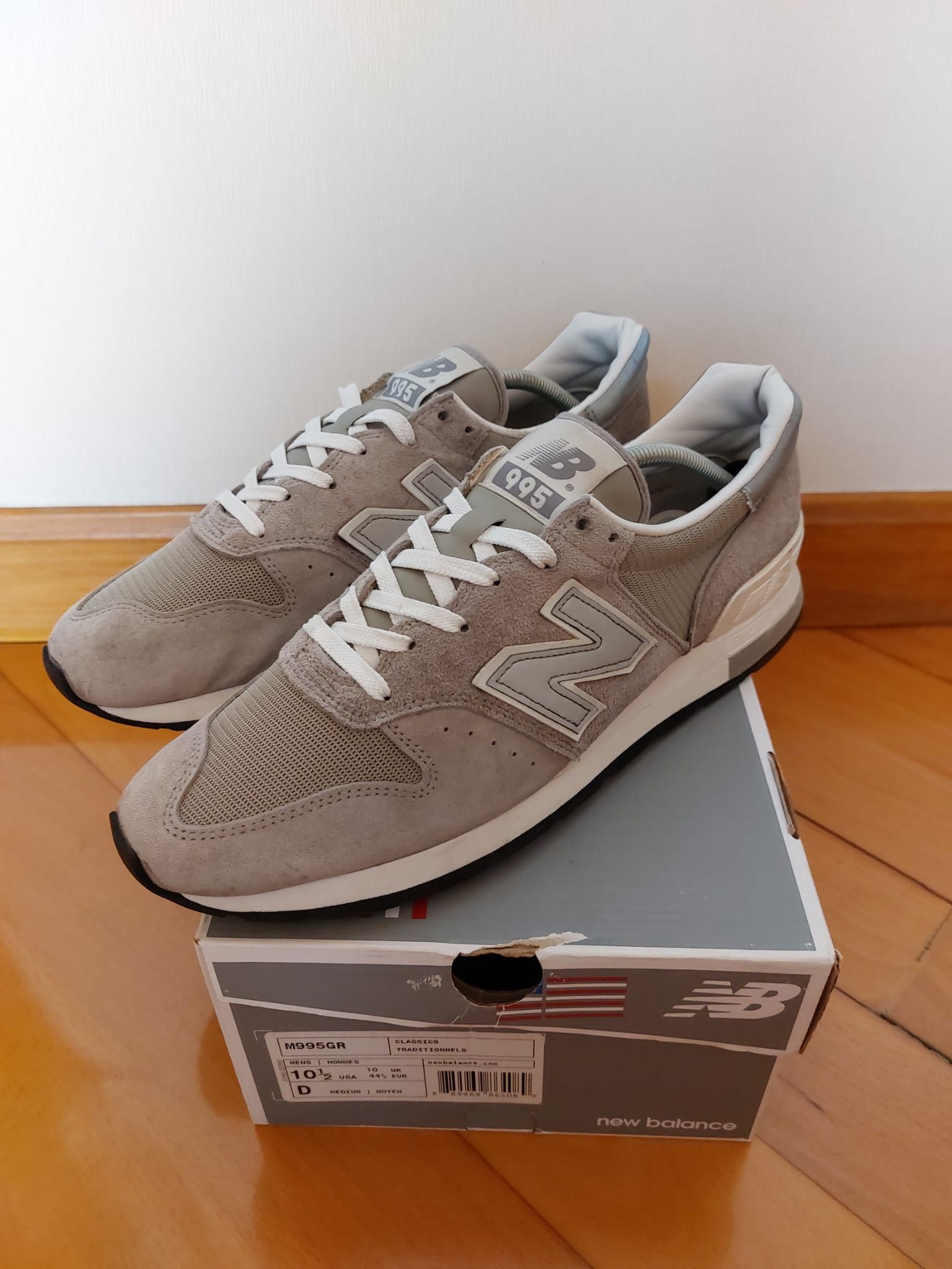 New Balance New Balance M995GR Size US 10.5 / EU 43-44 - 1 Thumbnail