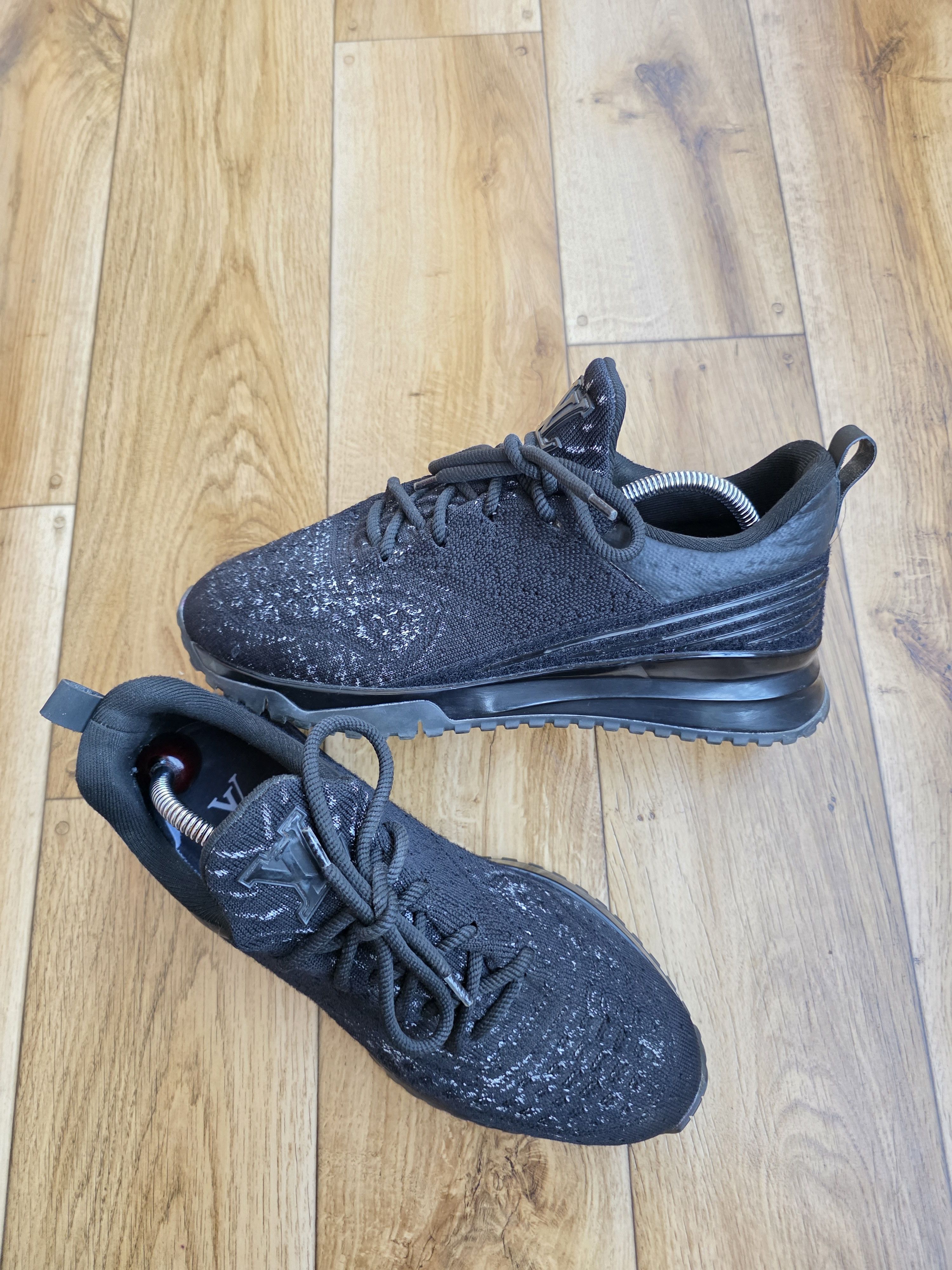 Louis Vuitton LOUIS VUITTON V.N.R KNIT SNEAKERS Size US 10 / EU 43 - 15 Thumbnail