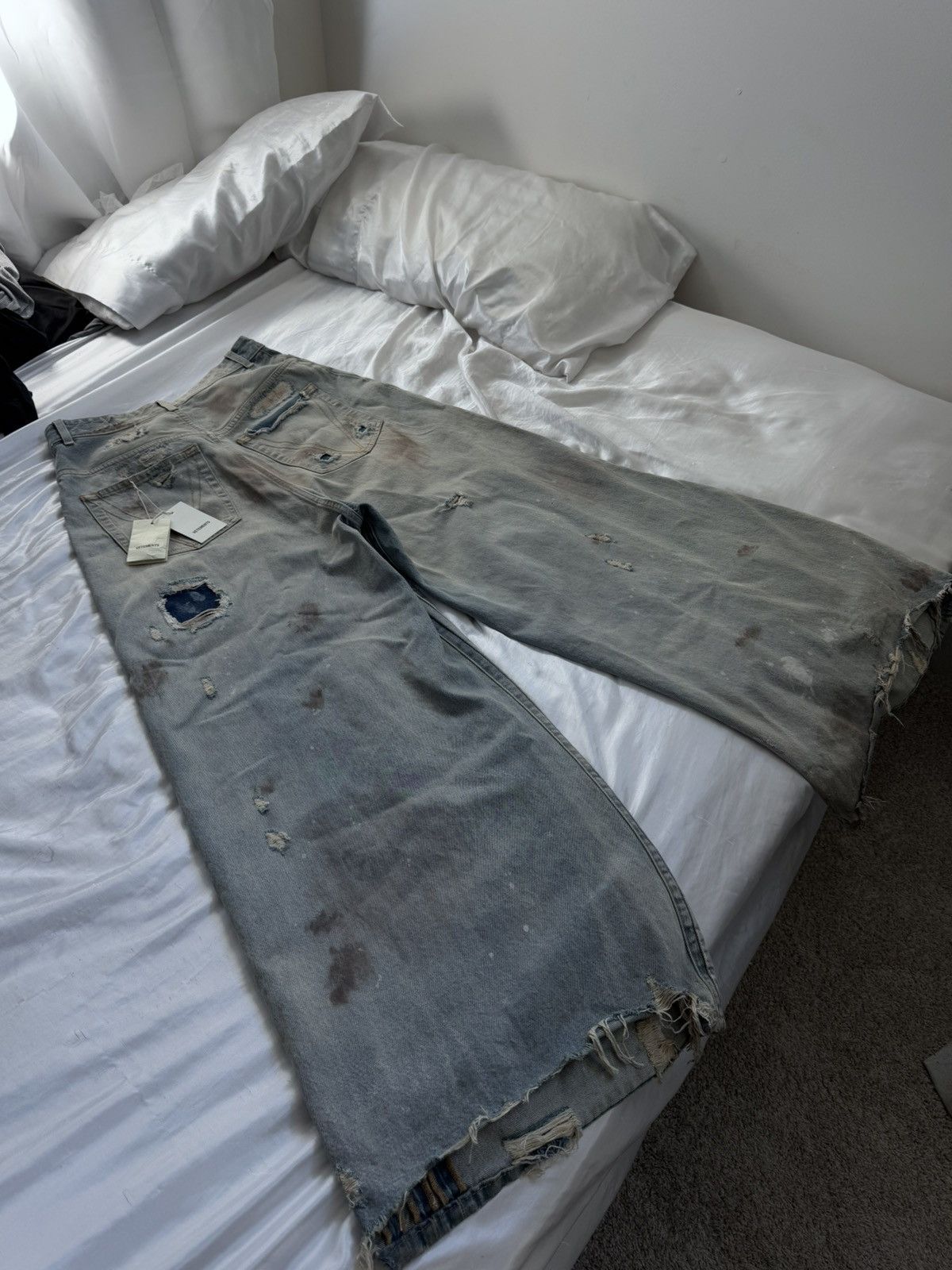 Vetements ***VERY RARE**** Trashed distressed VETEMENTS jeans Size US 30 / EU 46 - 3 Thumbnail